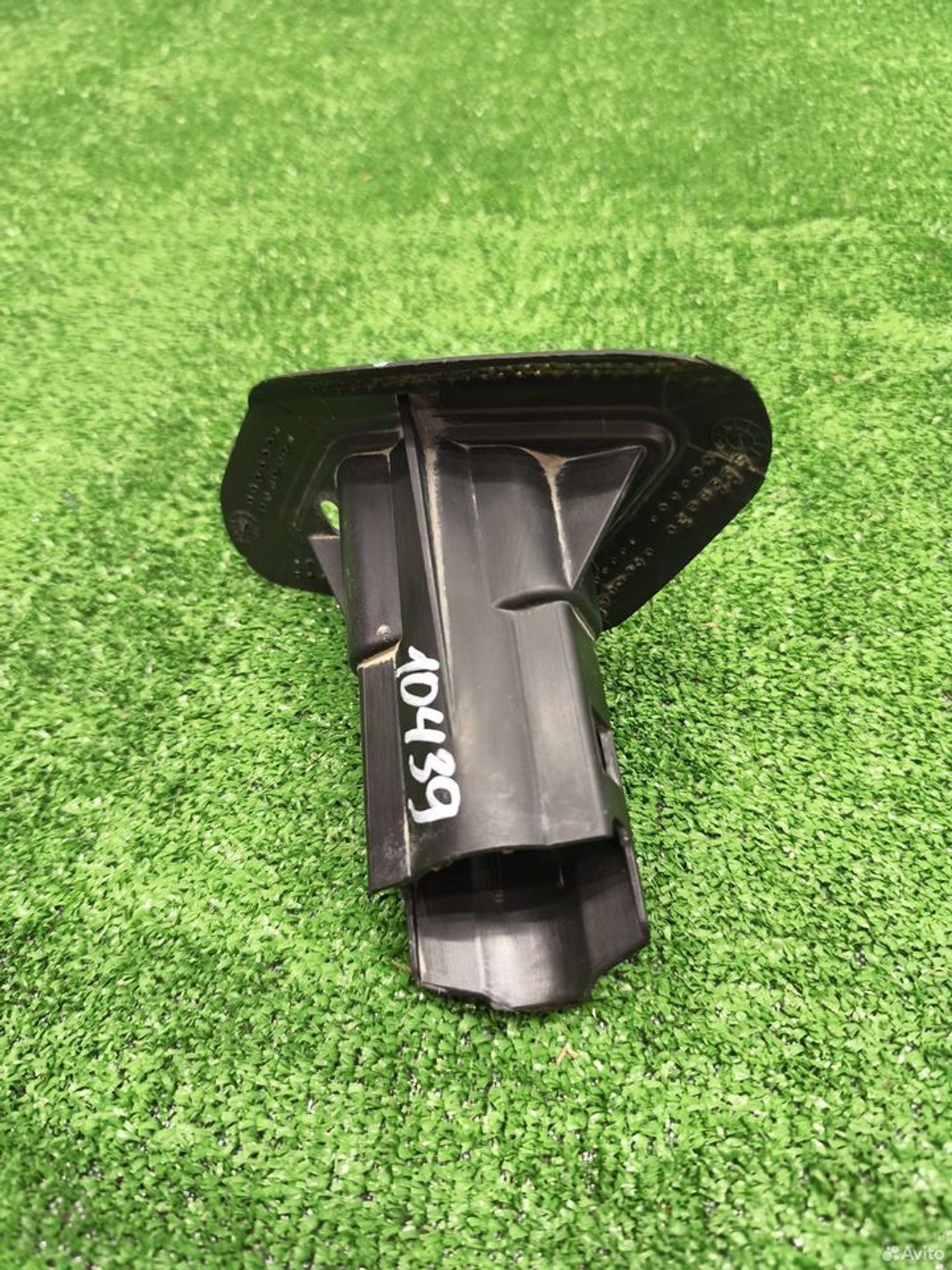 Кронштейн форсунки омывателя прав Skoda Superb 3, 1250 рублей, Уфа