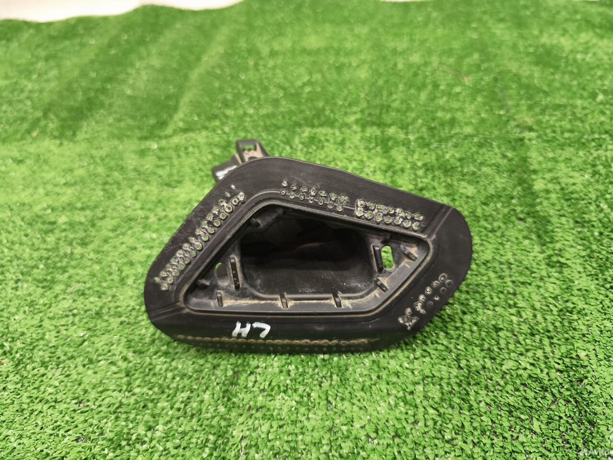 Кронштейн форсунки левый Skoda Superb 3, 1250 рублей, Уфа