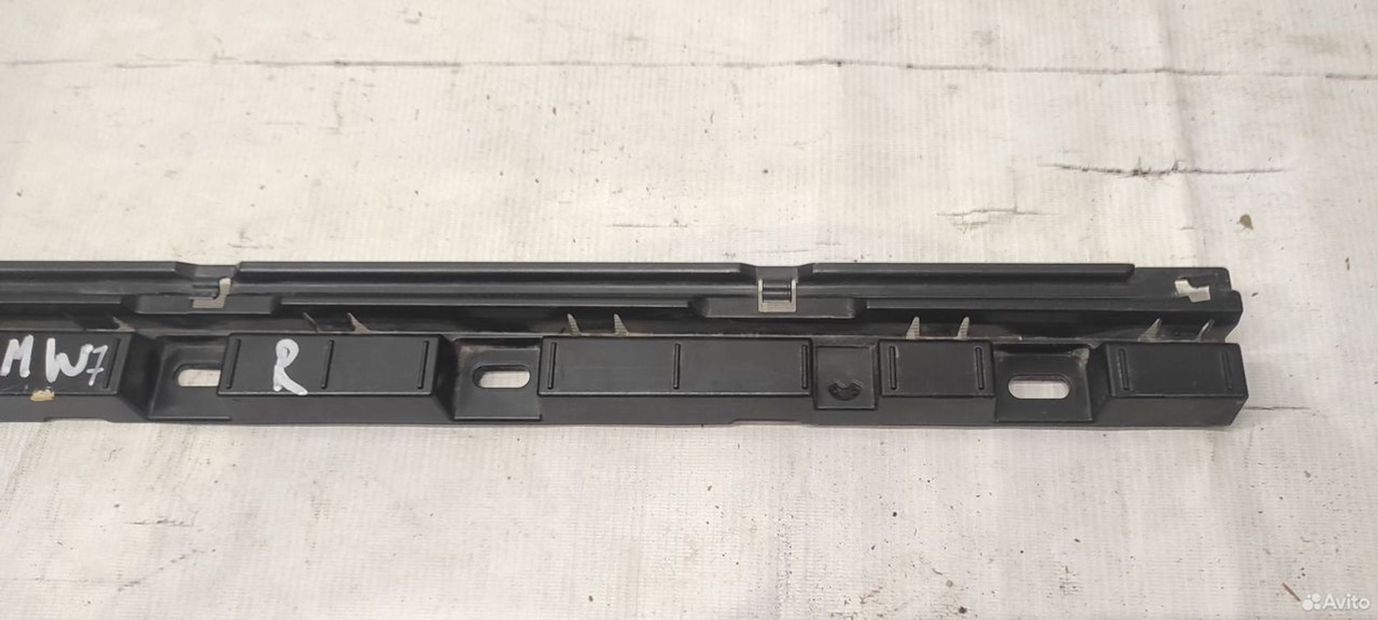 Кронштейн накладки порога прав Bmw 7 F01 2008-2015, 1000 рублей, Уфа