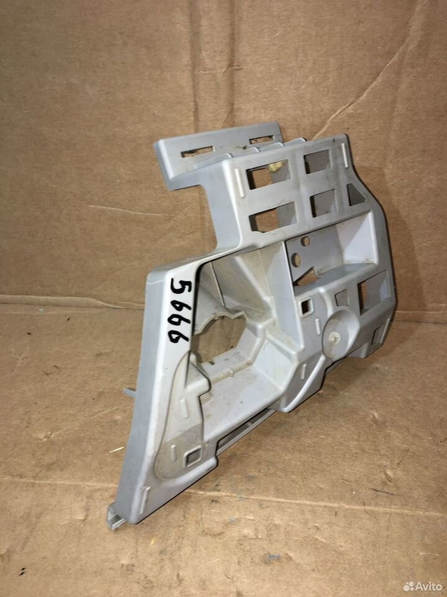 Кронштейн форсунки левый Skoda Octavia А7, 500 рублей, Уфа