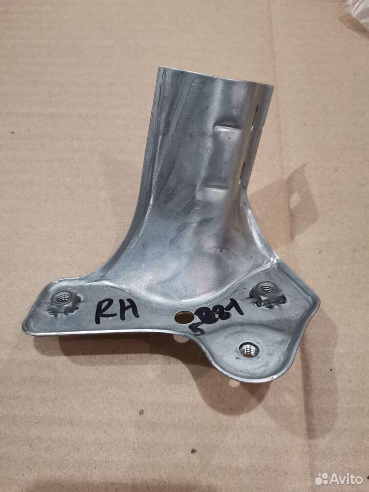 Кронштейн переднего правого крыла Шкода Фабия, 5000 рублей, Уфа