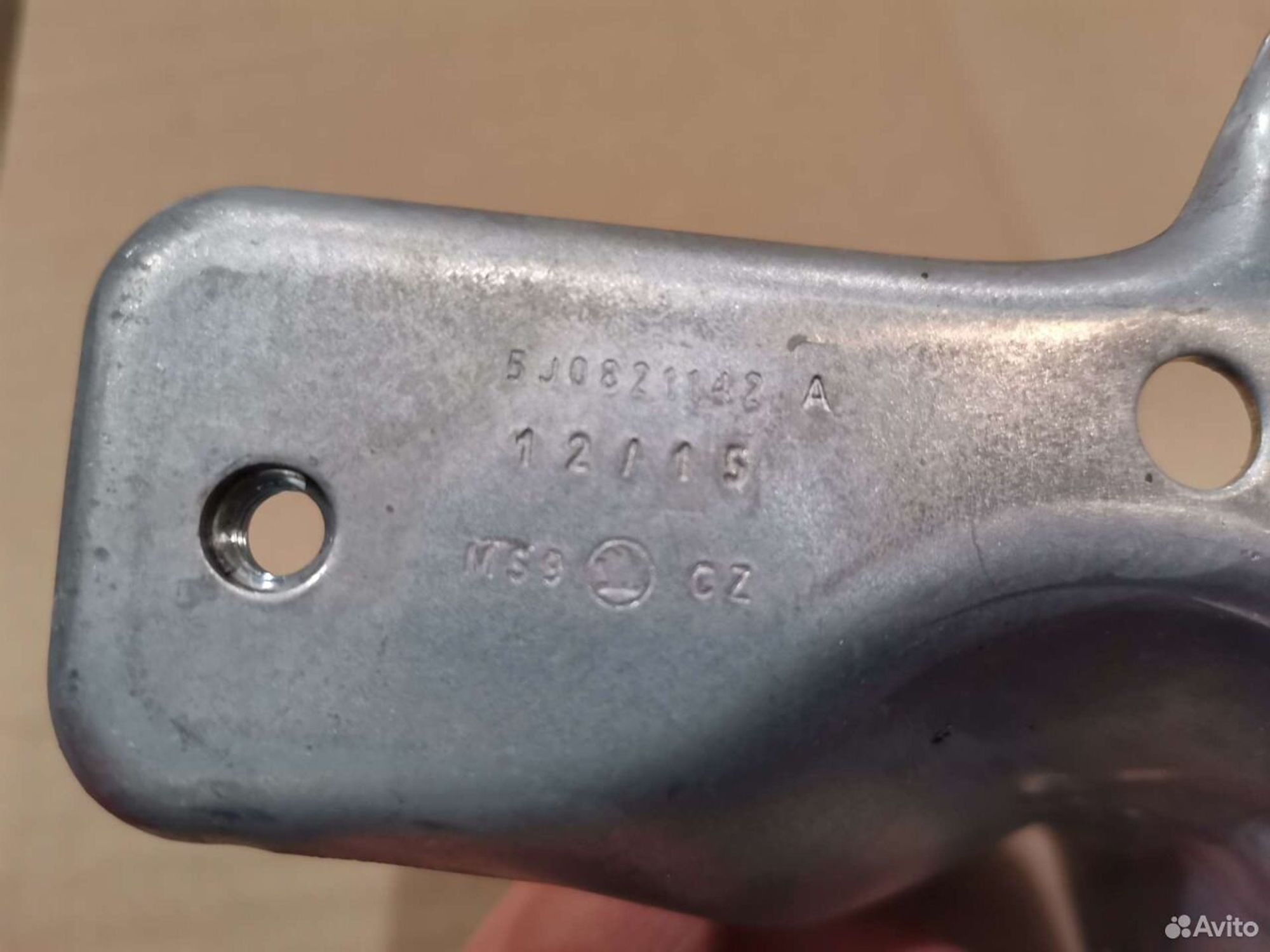 Кронштейн переднего правого крыла Шкода Фабия, 5000 рублей, Уфа