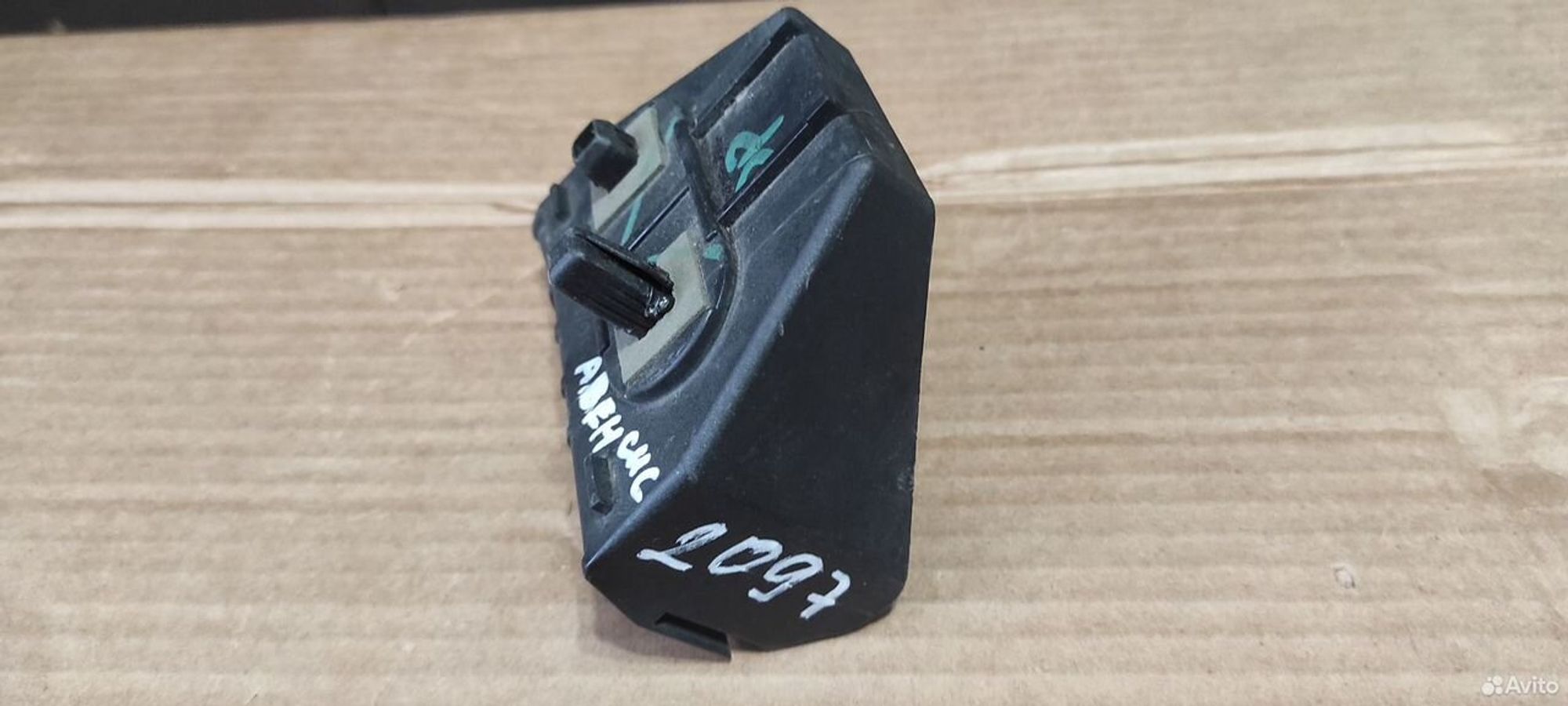 Кронштейн заднего бампера левый Toyota Avensis, 500 рублей, Уфа