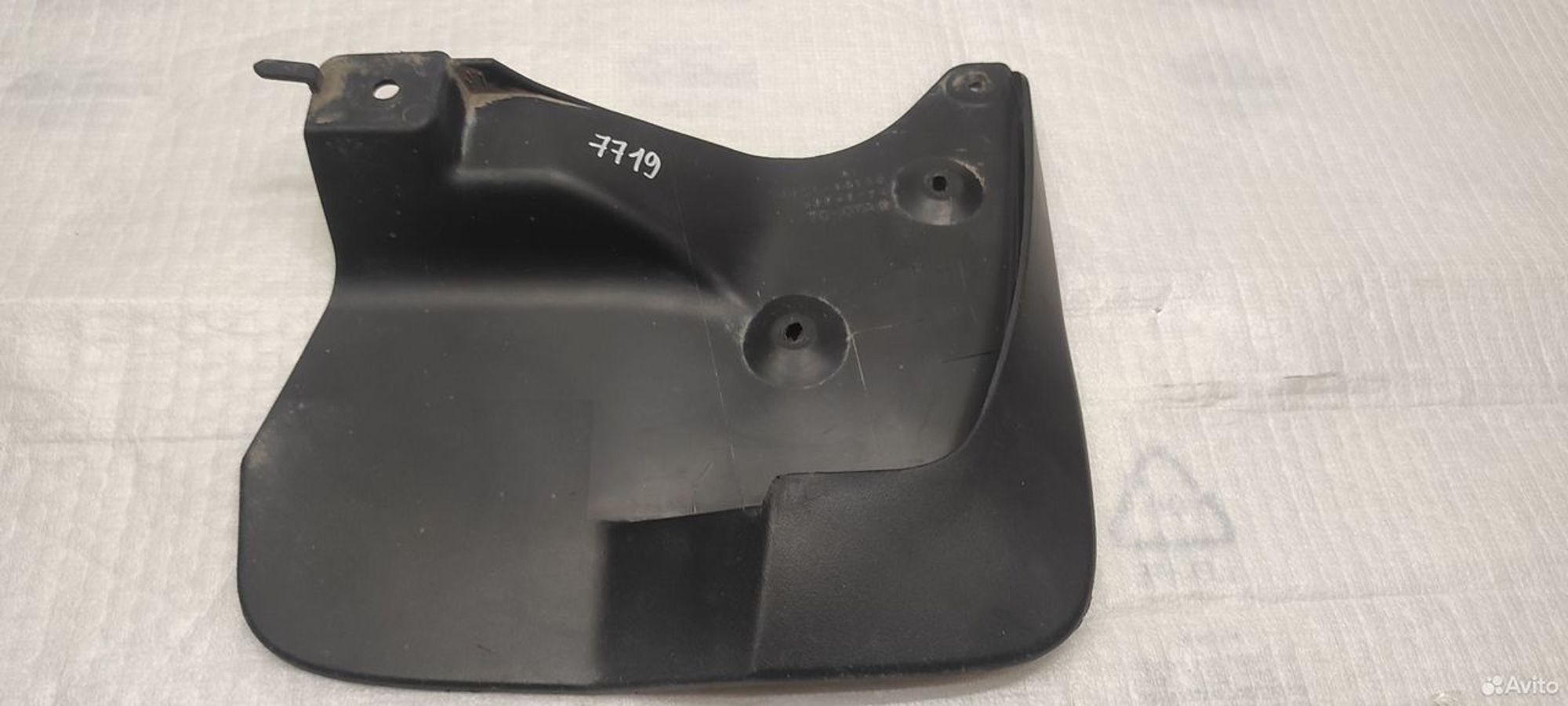 Брызговик передний правый Toyota Land Cruiser 200, 1500 рублей, Уфа