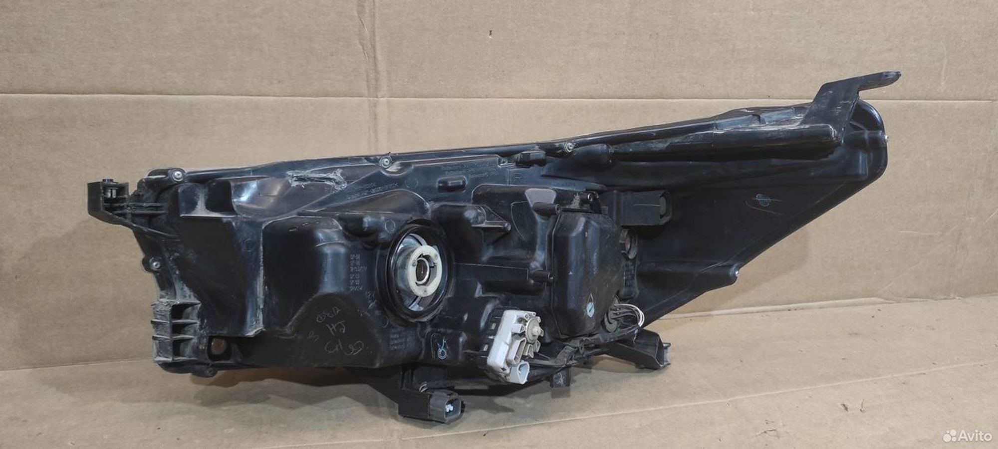 Фара правая Toyota Hilux 8 с 2015, 14000 рублей, Уфа