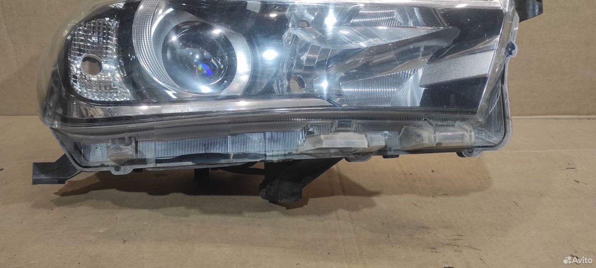 Фара правая Toyota Hilux 8 с 2015, 14000 рублей, Уфа