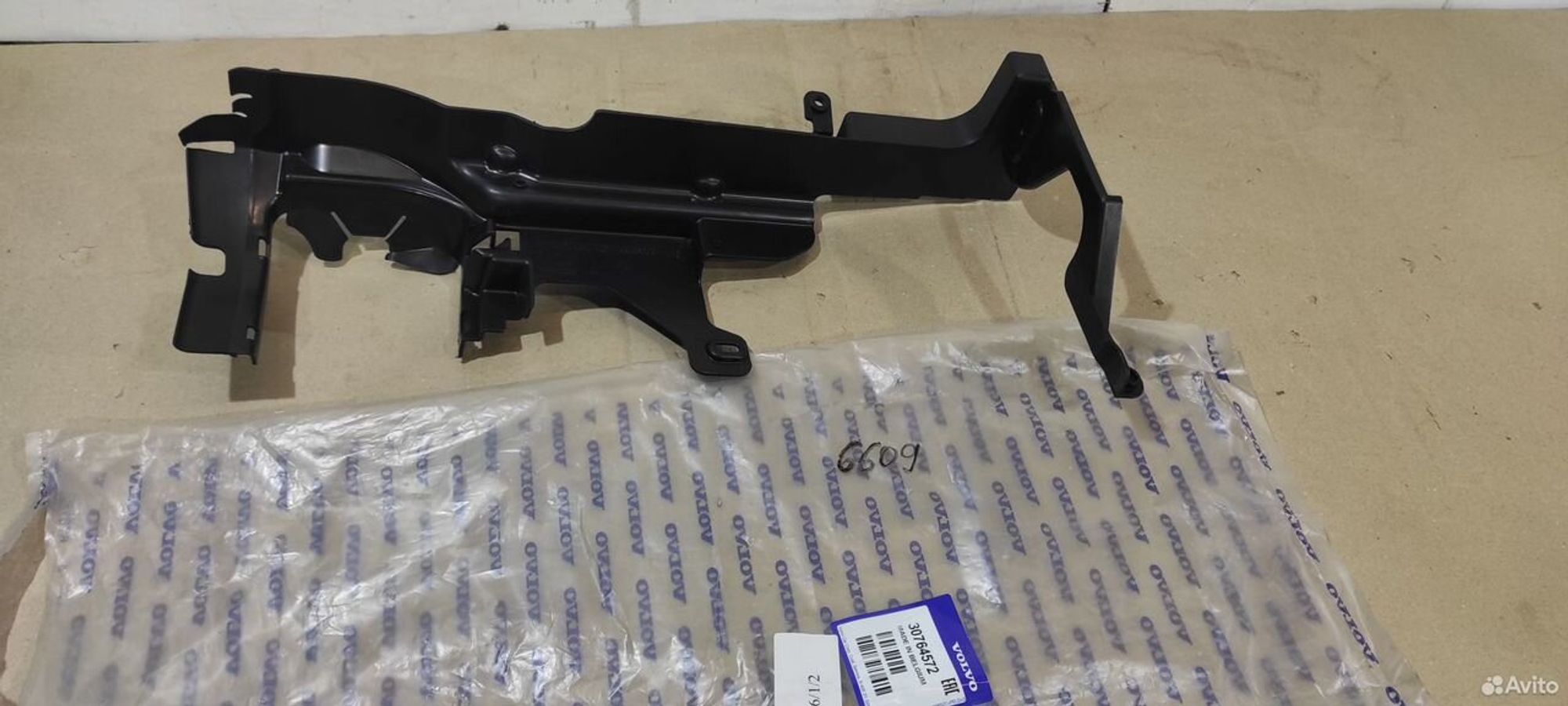 Дефлектор радиатора передний левый Volvo XC60, 5000 рублей, Уфа