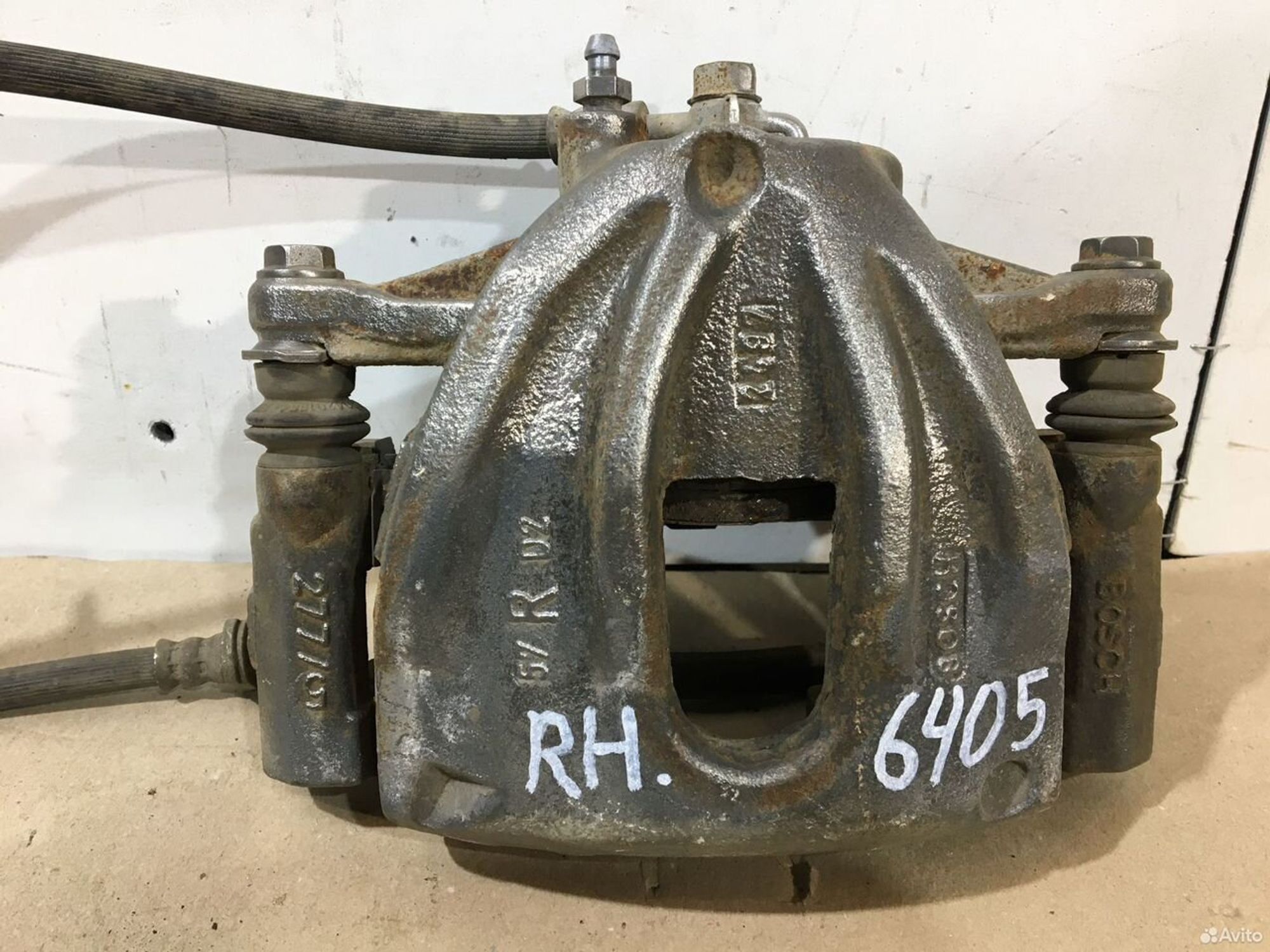 Суппорт передний правый Toyota Avensis T-250, 3200 рублей, Уфа