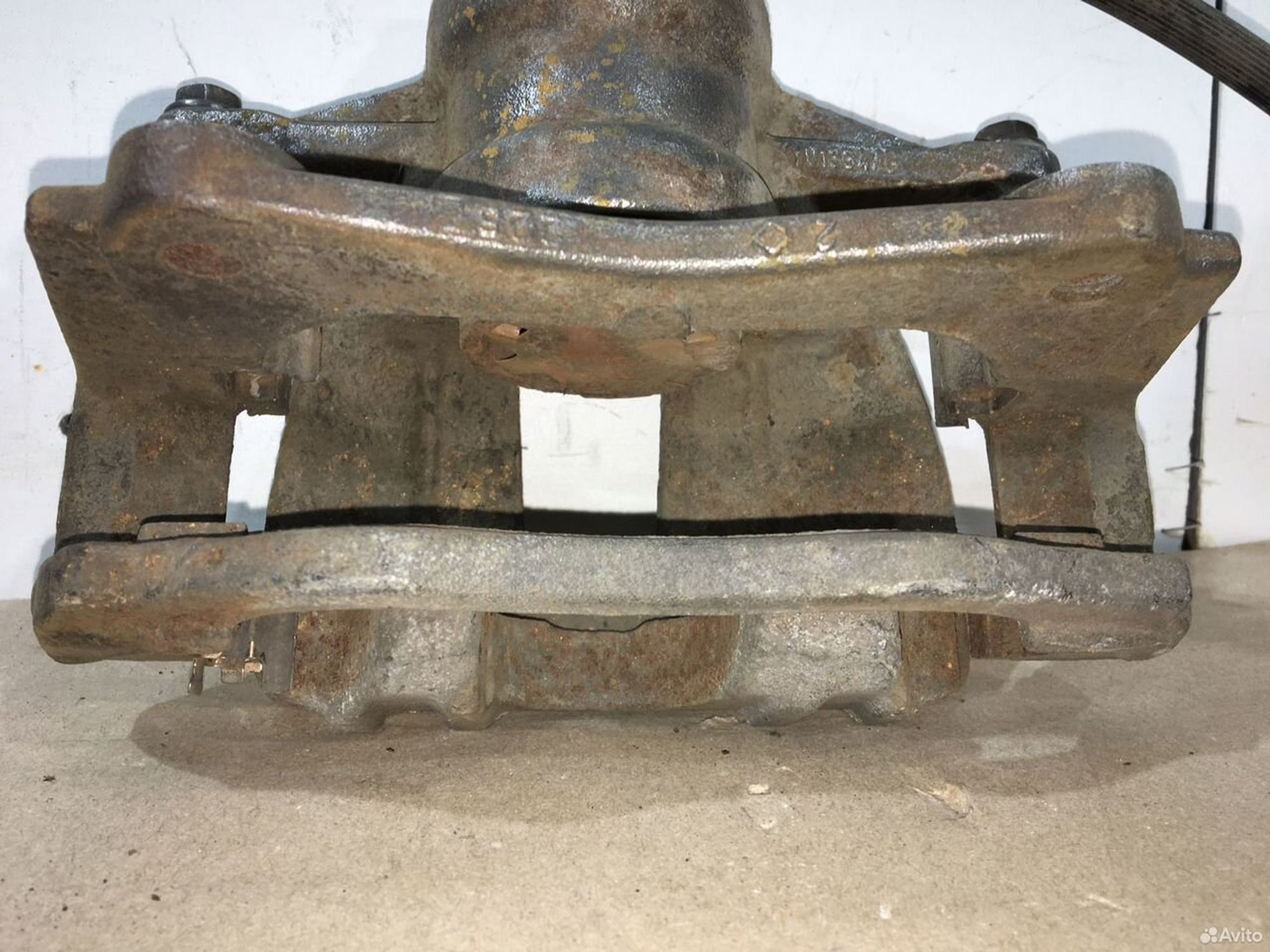 Суппорт передний правый Toyota Avensis T-250, 3200 рублей, Уфа