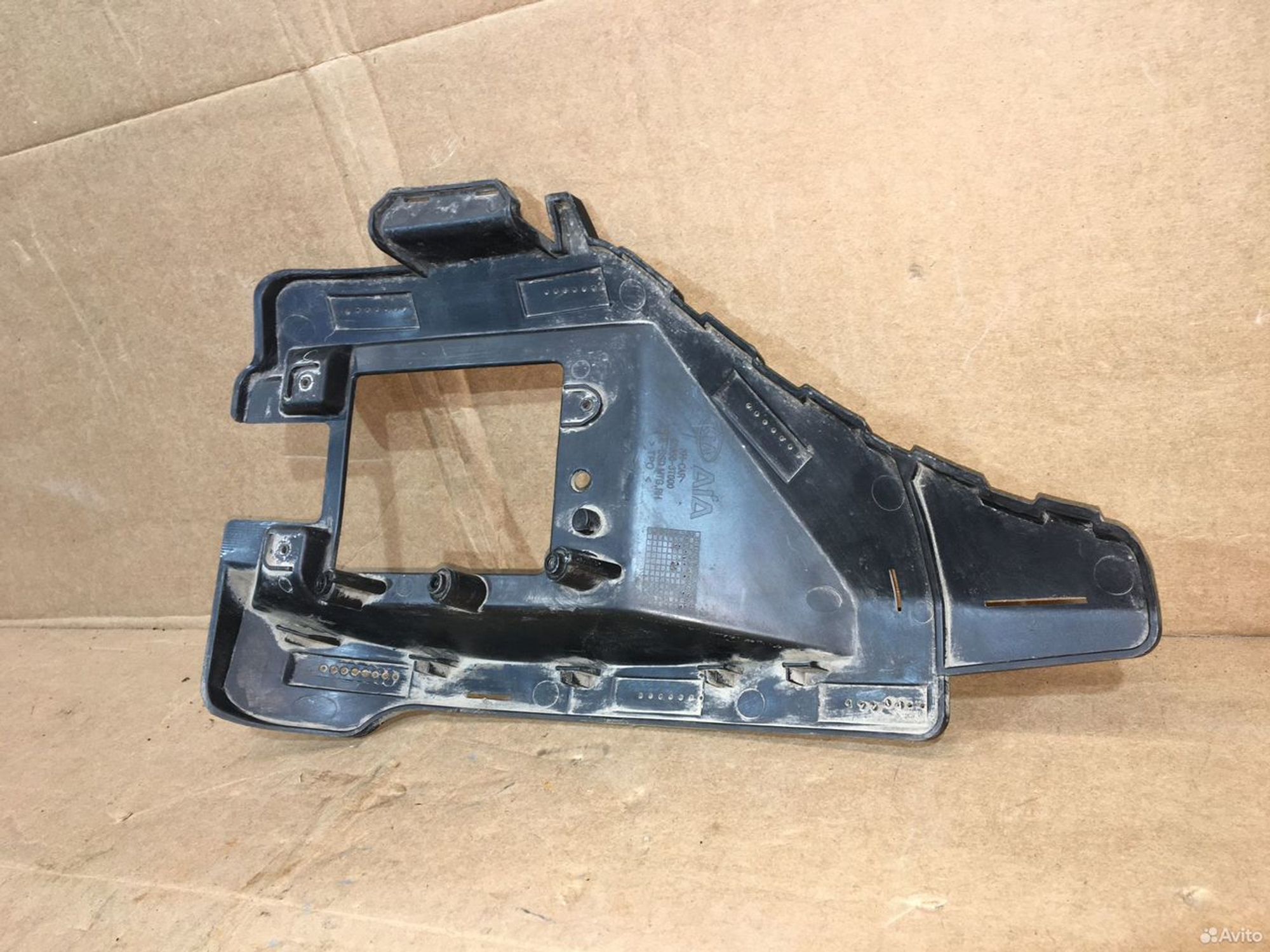 Кронштейн бампера заднего правый Kia Quoris, 1500 рублей, Уфа