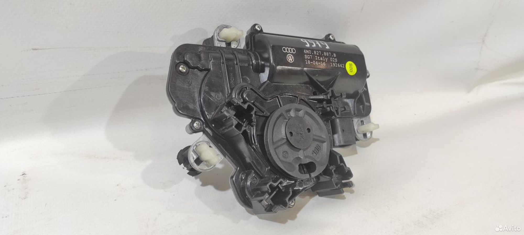 Доводчик крышки багажника Audi Q7 4M 2015, 8000 рублей, Уфа