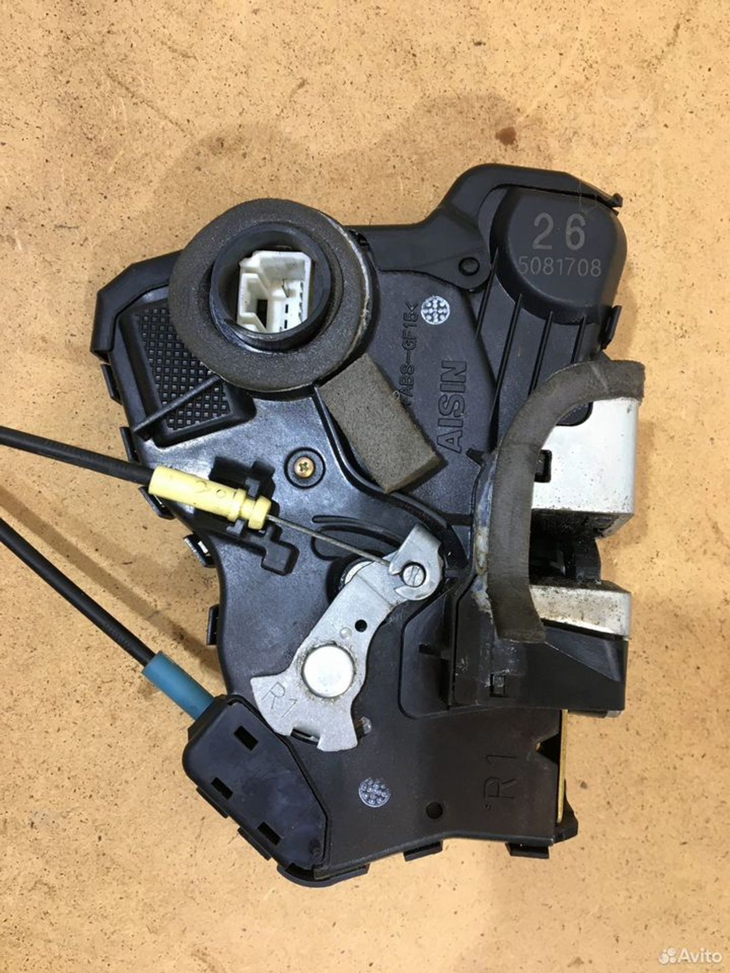 Замок внутренний задний правый Toyota Avensis 2, 2500 рублей, Уфа