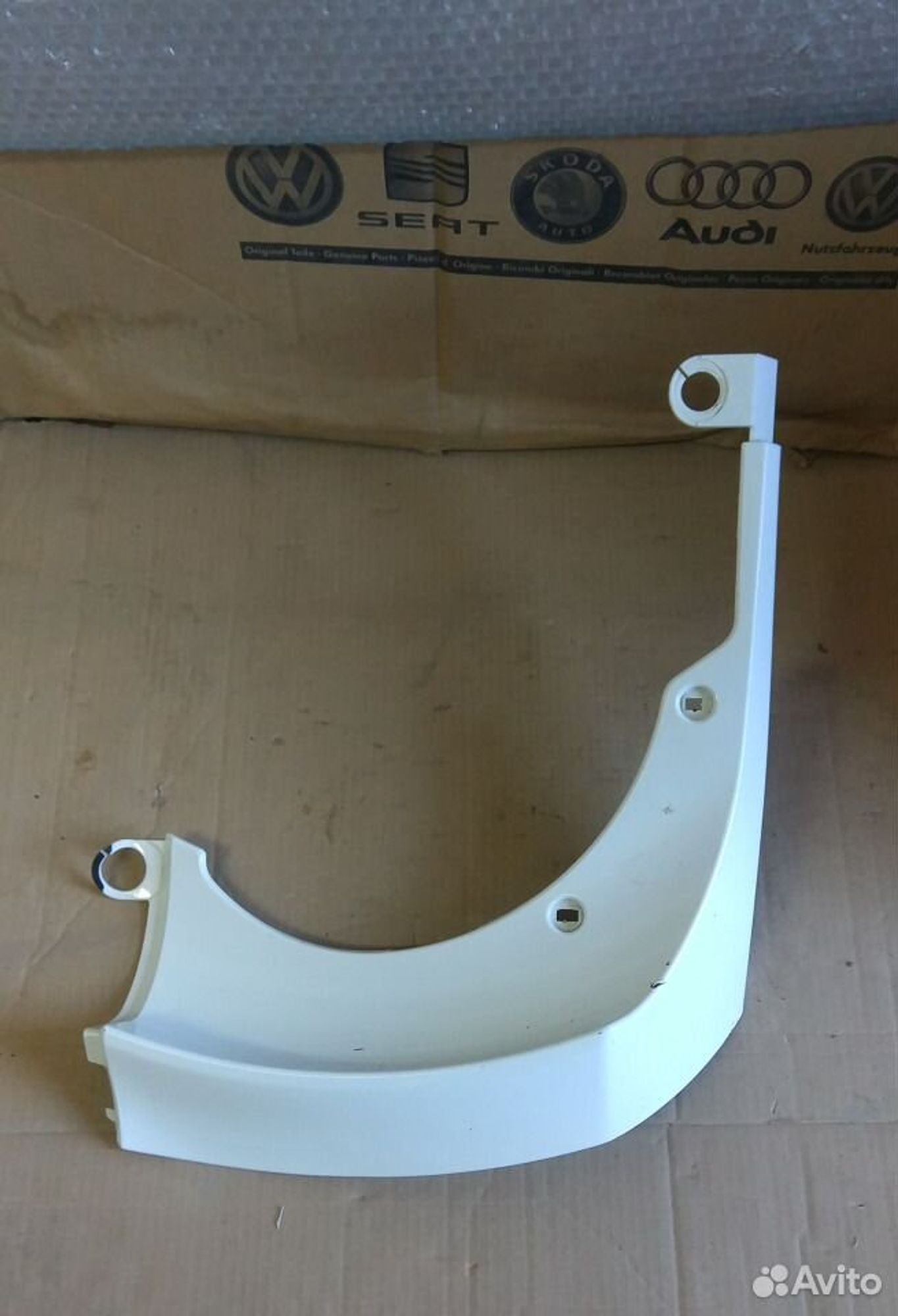 Накладка крышки багажника Тойота Рав 4 с 2006 года, 1700 рублей, Уфа