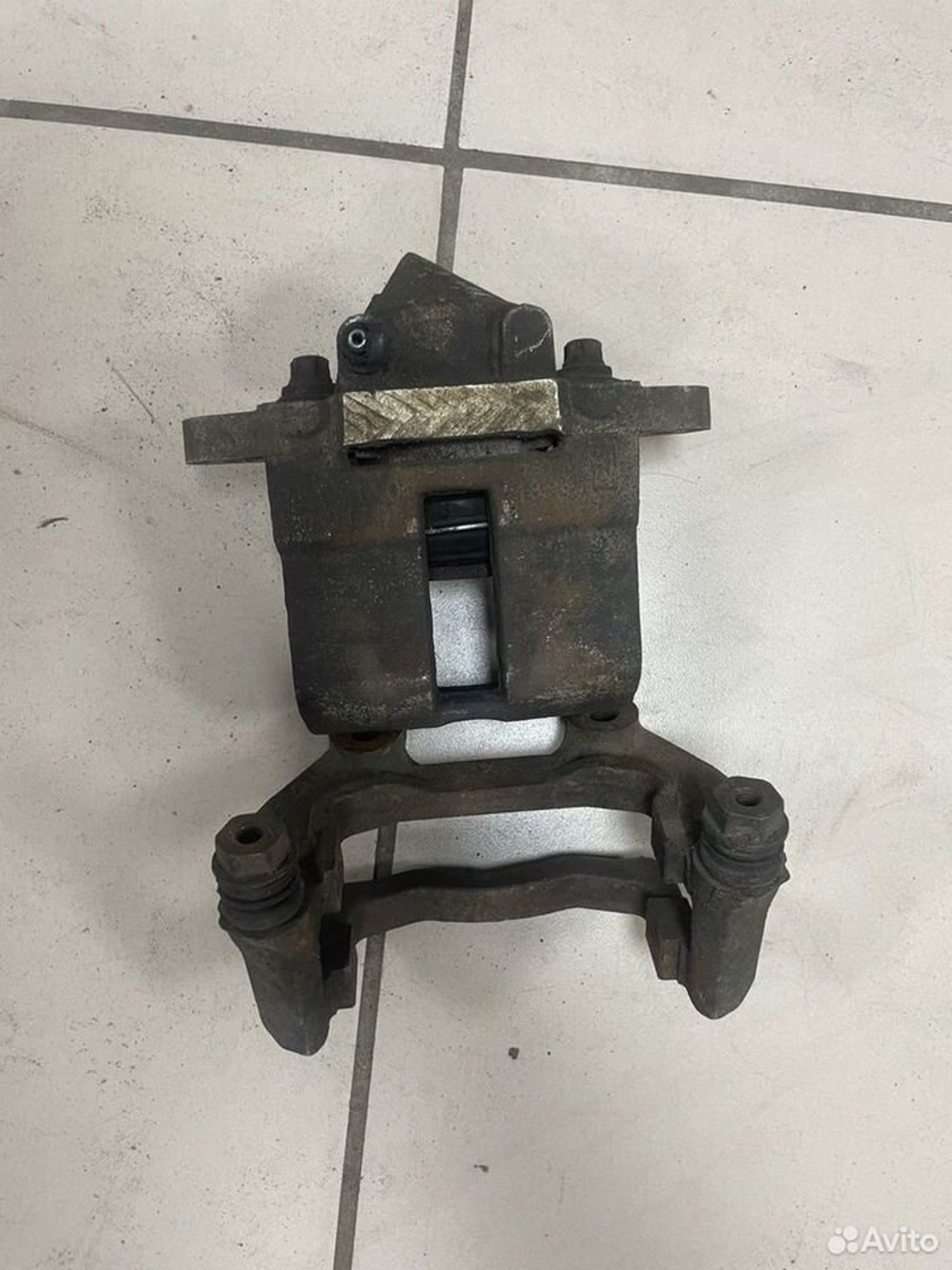 Суппорт передний правый LADA Granta, 1000 рублей, Тамбов