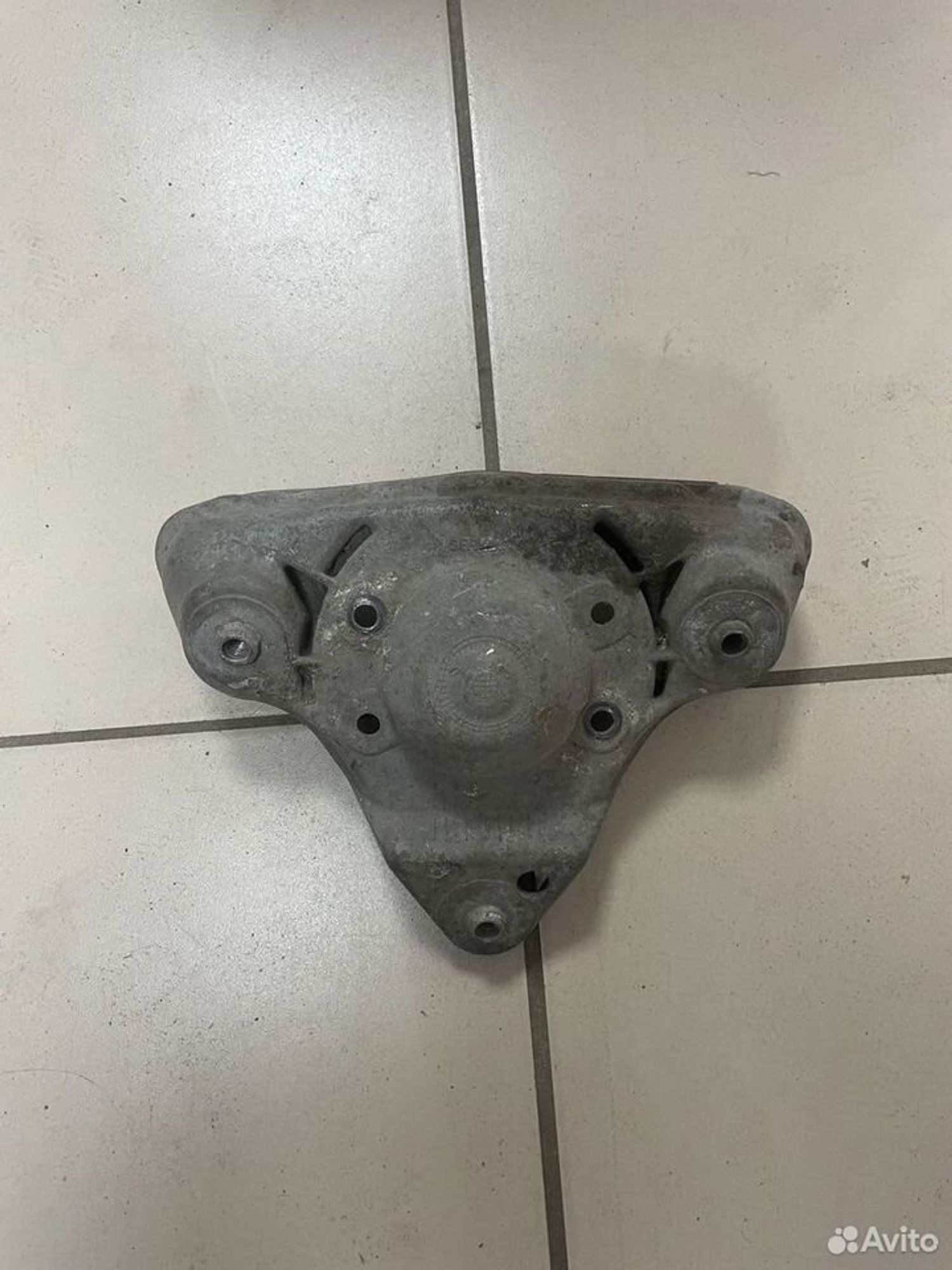 Опорный кронштейн Audi/Volkswagen, 1900 рублей, Тамбов