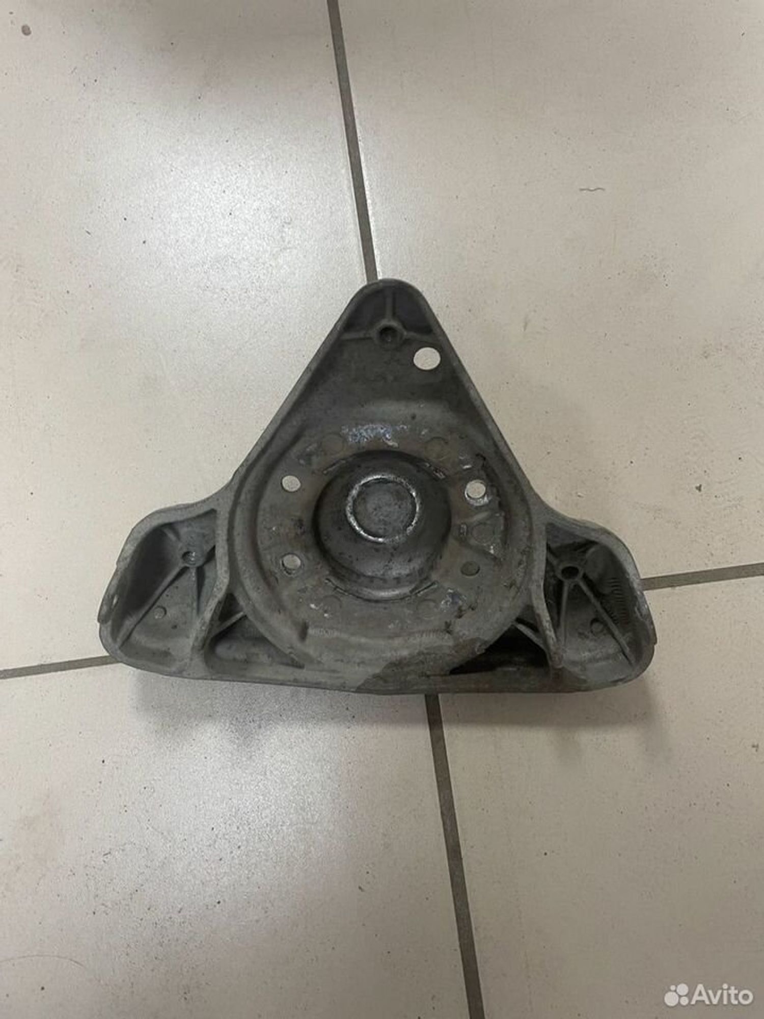 Опорный кронштейн Audi/Volkswagen, 1900 рублей, Тамбов