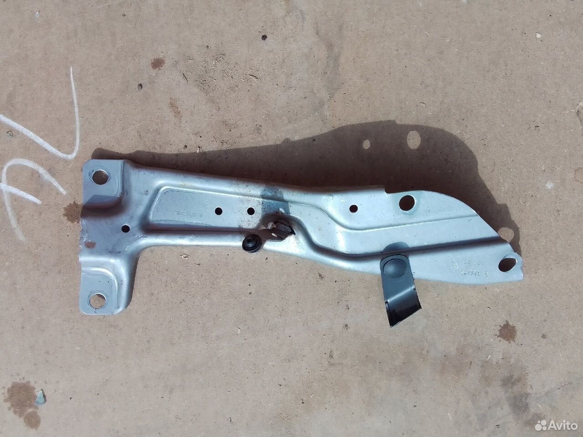 Кронштейн приборной панели левый LADA X-Ray, 500 рублей, Тамбов