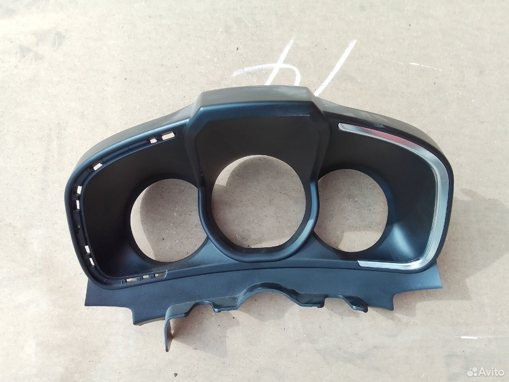 Козырёк щитка приборов LADA X-Ray, 1000 рублей, Тамбов