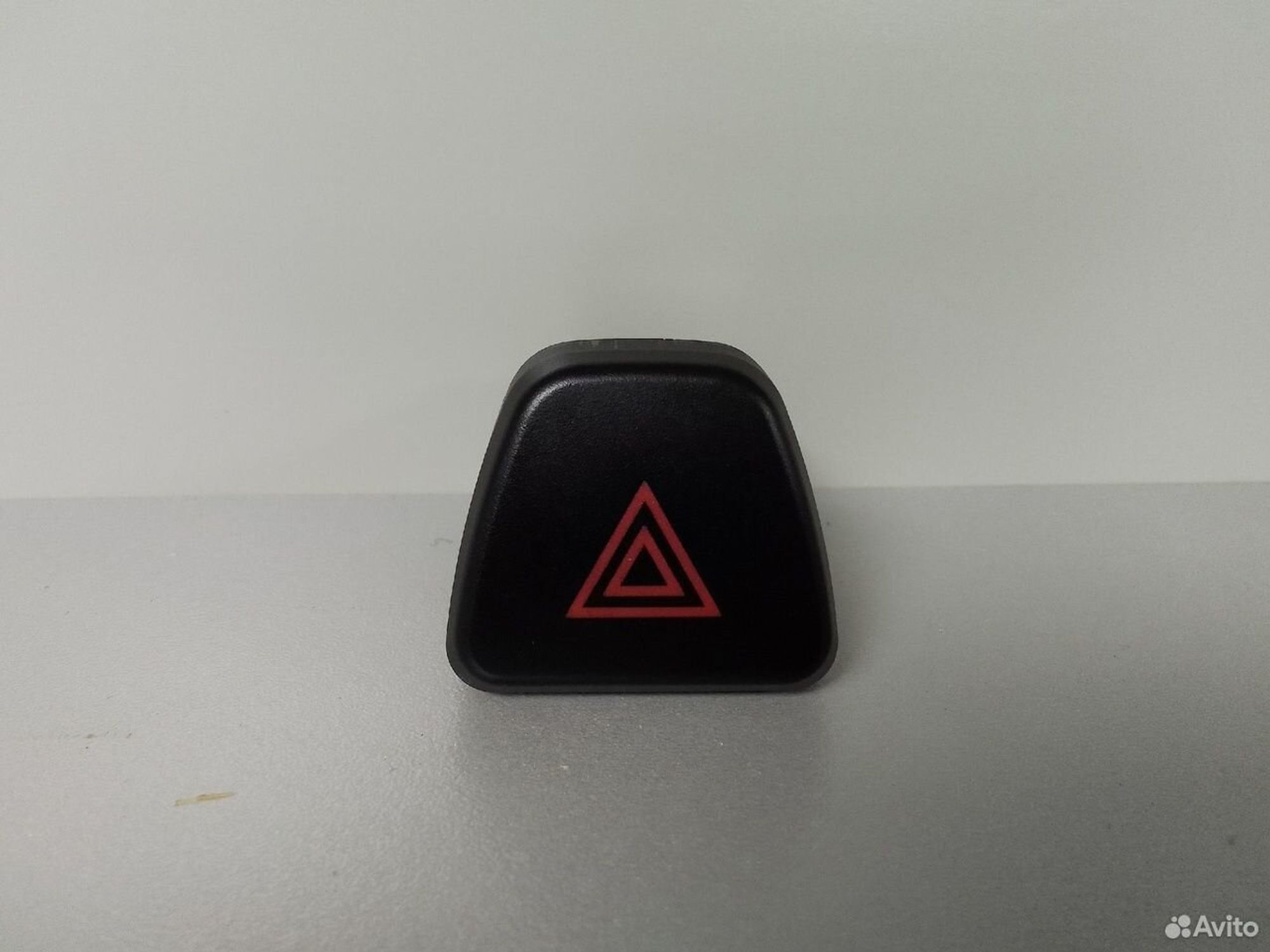 Кнопка аварийной сигнализации LADA Granta, 500 рублей, Тамбов