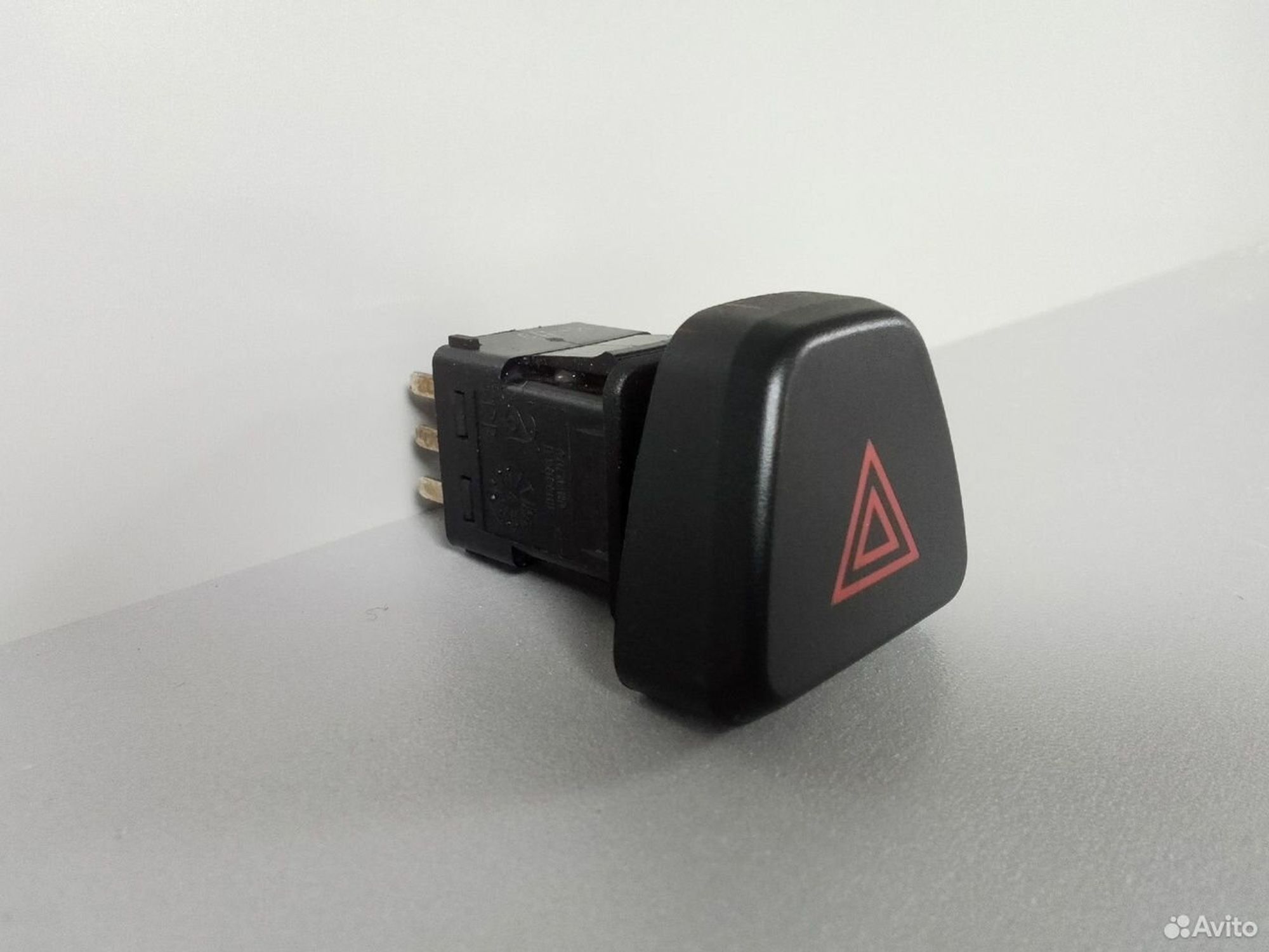 Кнопка аварийной сигнализации LADA Granta, 500 рублей, Тамбов