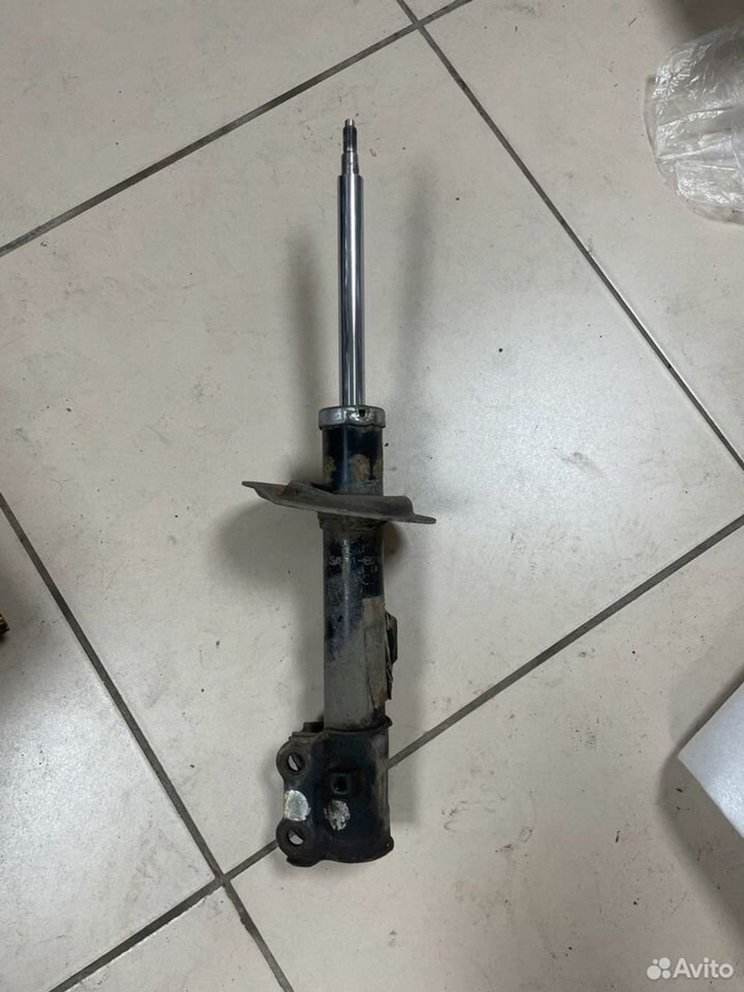 Амортизатор перед.лев. Kia Sportage 3/Hyundai IX35, 1000 рублей, Тамбов