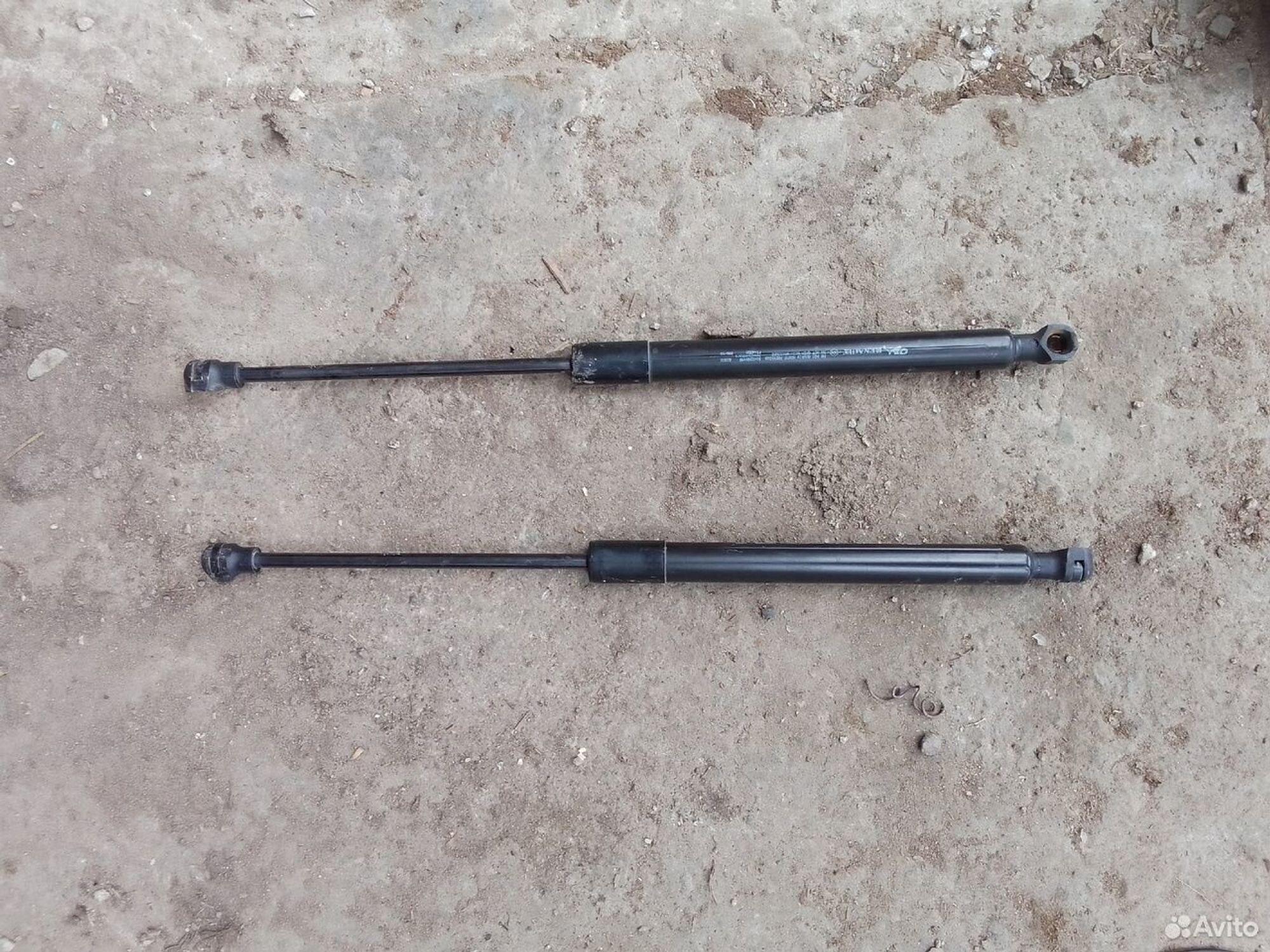 Упор крышки багажника LADA X-Ray, 500 рублей, Тамбов