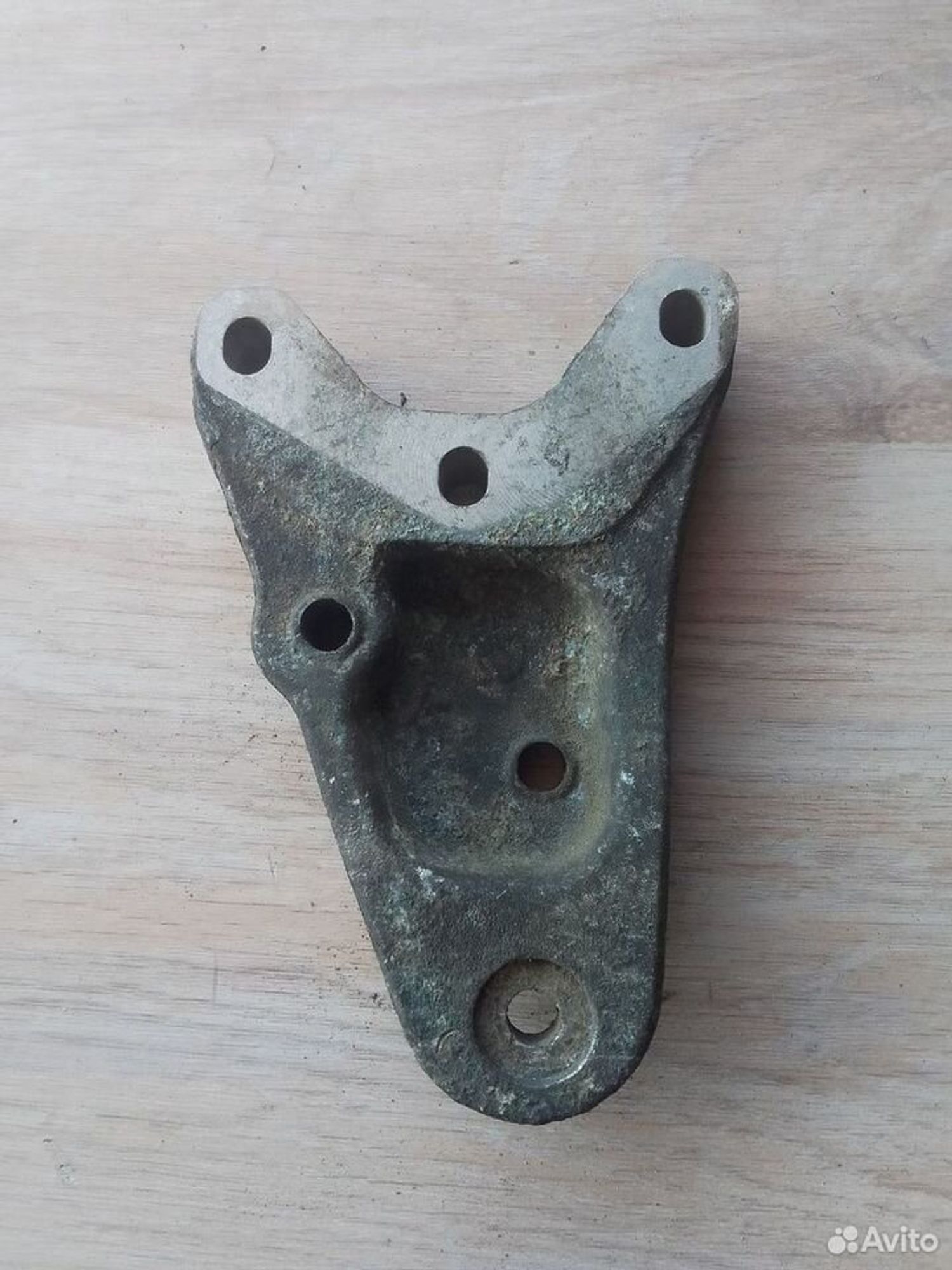 Кронштейн двигателя правый Skoda Fabia 6Y, 2000 рублей, Тамбов