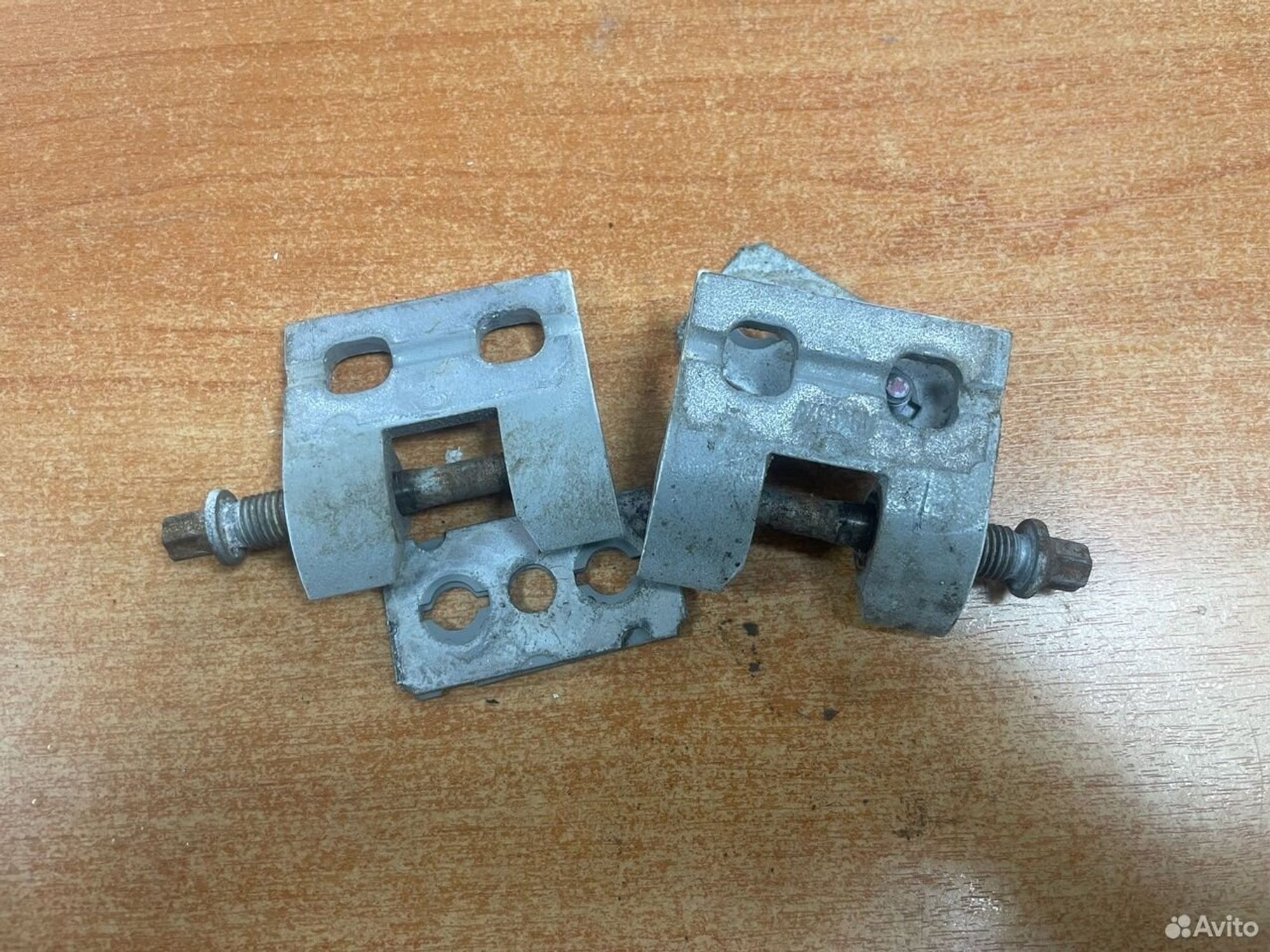 Петли передней правой двери BMW E90, 500 рублей, Тамбов