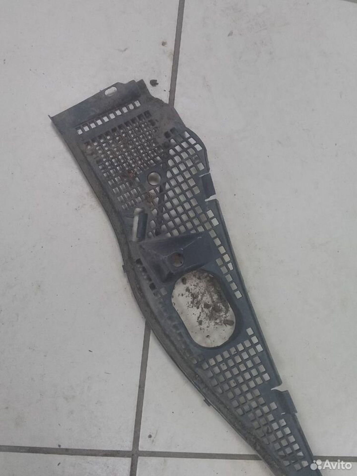 Жабо Renault Logan I, 1000 рублей, Тамбов