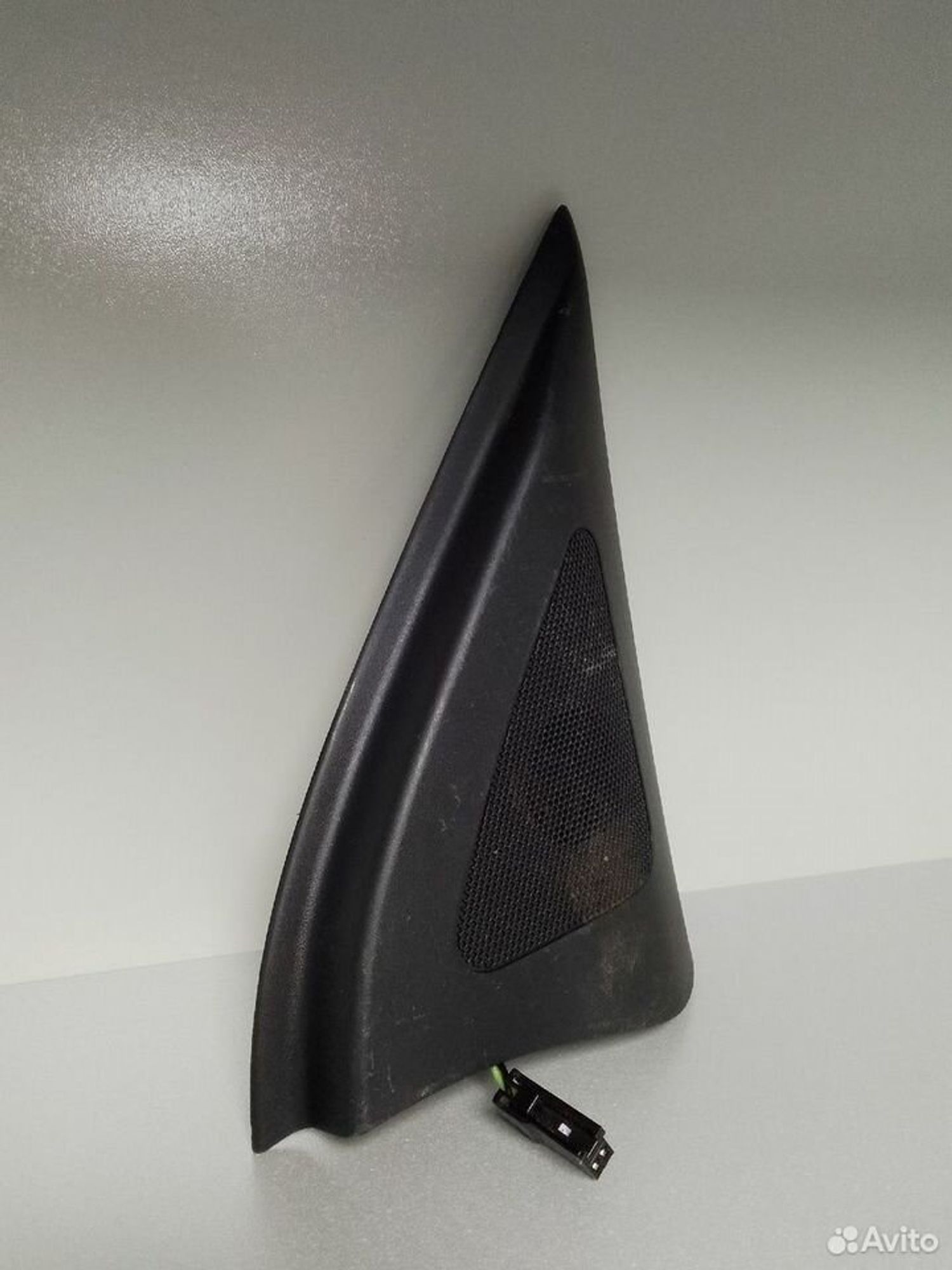 Накладка динамика Hyundai Santa Fe II CM, 500 рублей, Тамбов