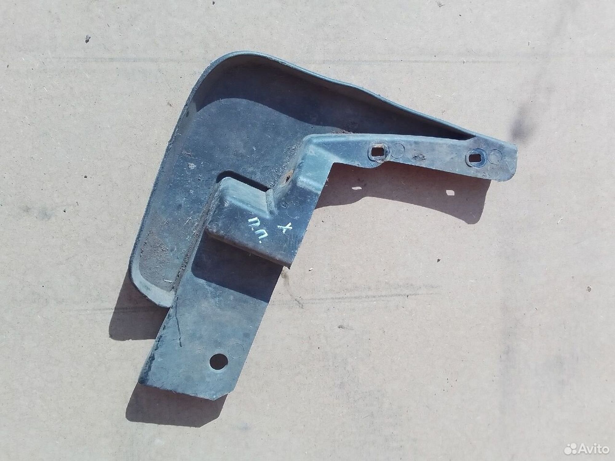 Брызговик передний правый LADA X-Ray, 500 рублей, Тамбов