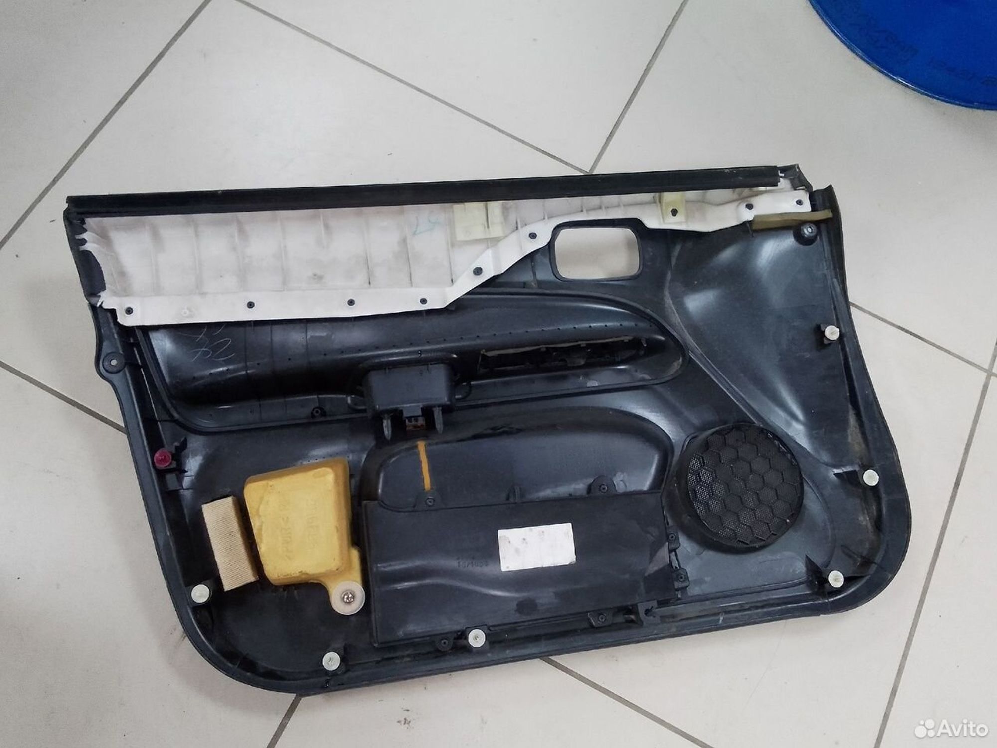 Обшивка двери передней правой Mitsubishi Lancer IX, 1000 рублей, Тамбов