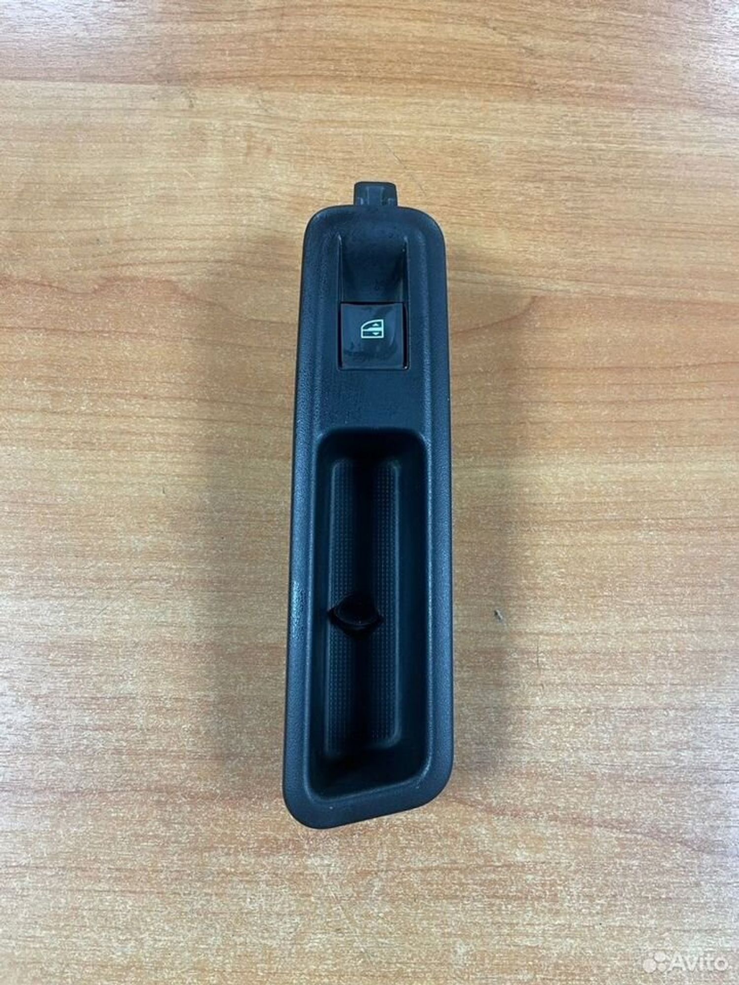 Кнопка стеклоподъемника зад.лев. LADA X-Ray, 500 рублей, Тамбов