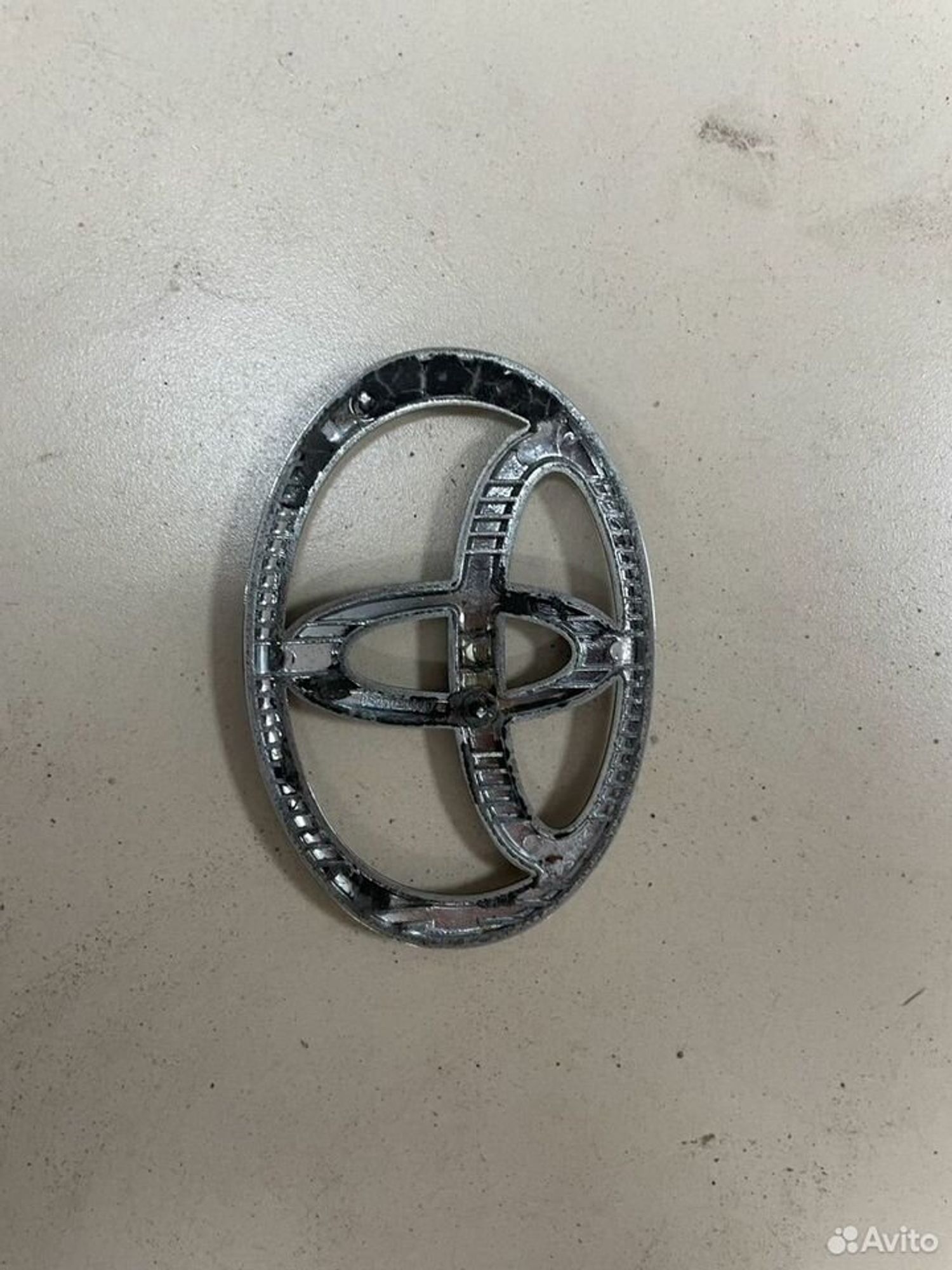 Эмблема Toyota Avensis T250, 500 рублей, Тамбов