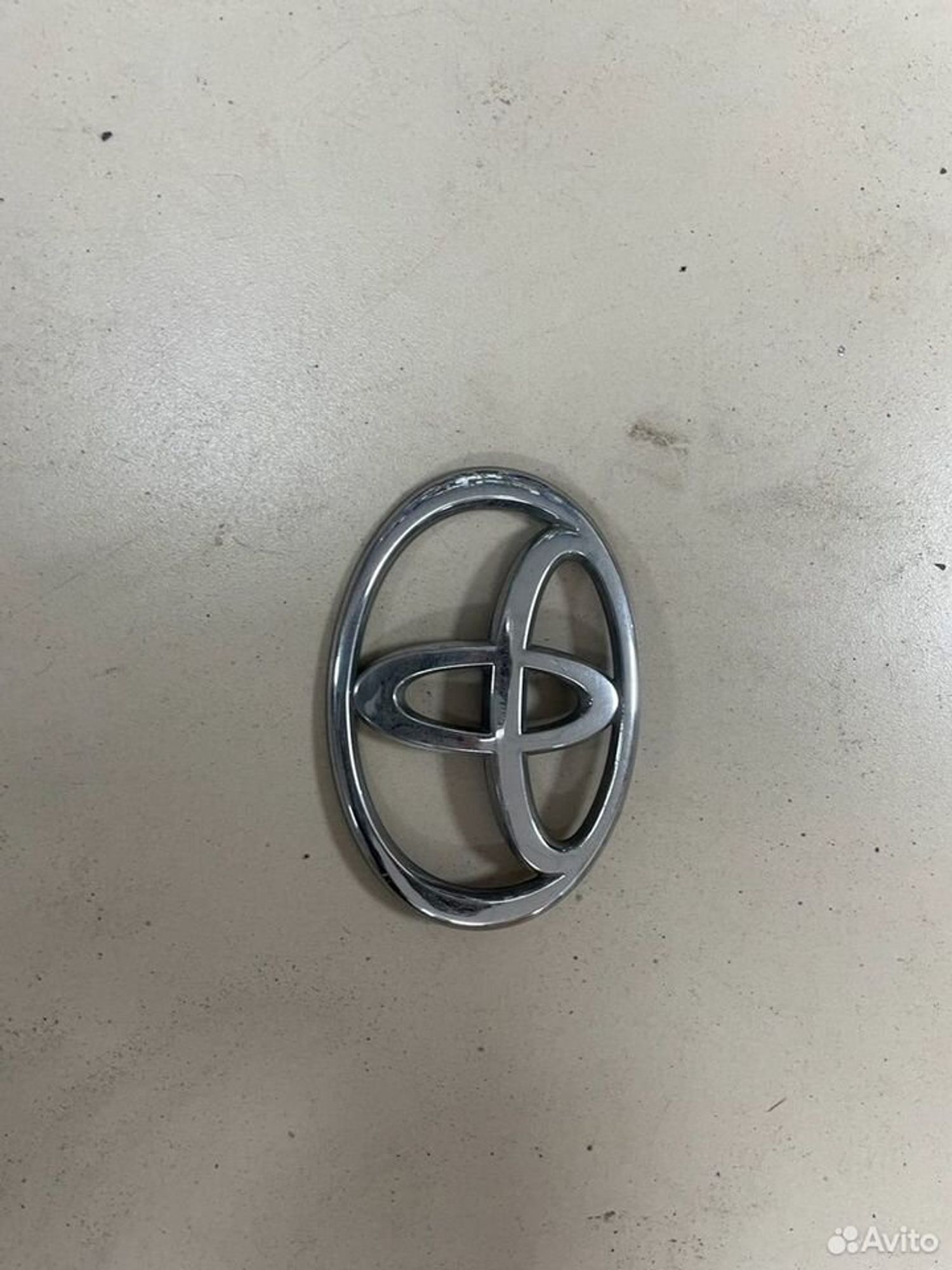 Эмблема Toyota Avensis T250, 500 рублей, Тамбов