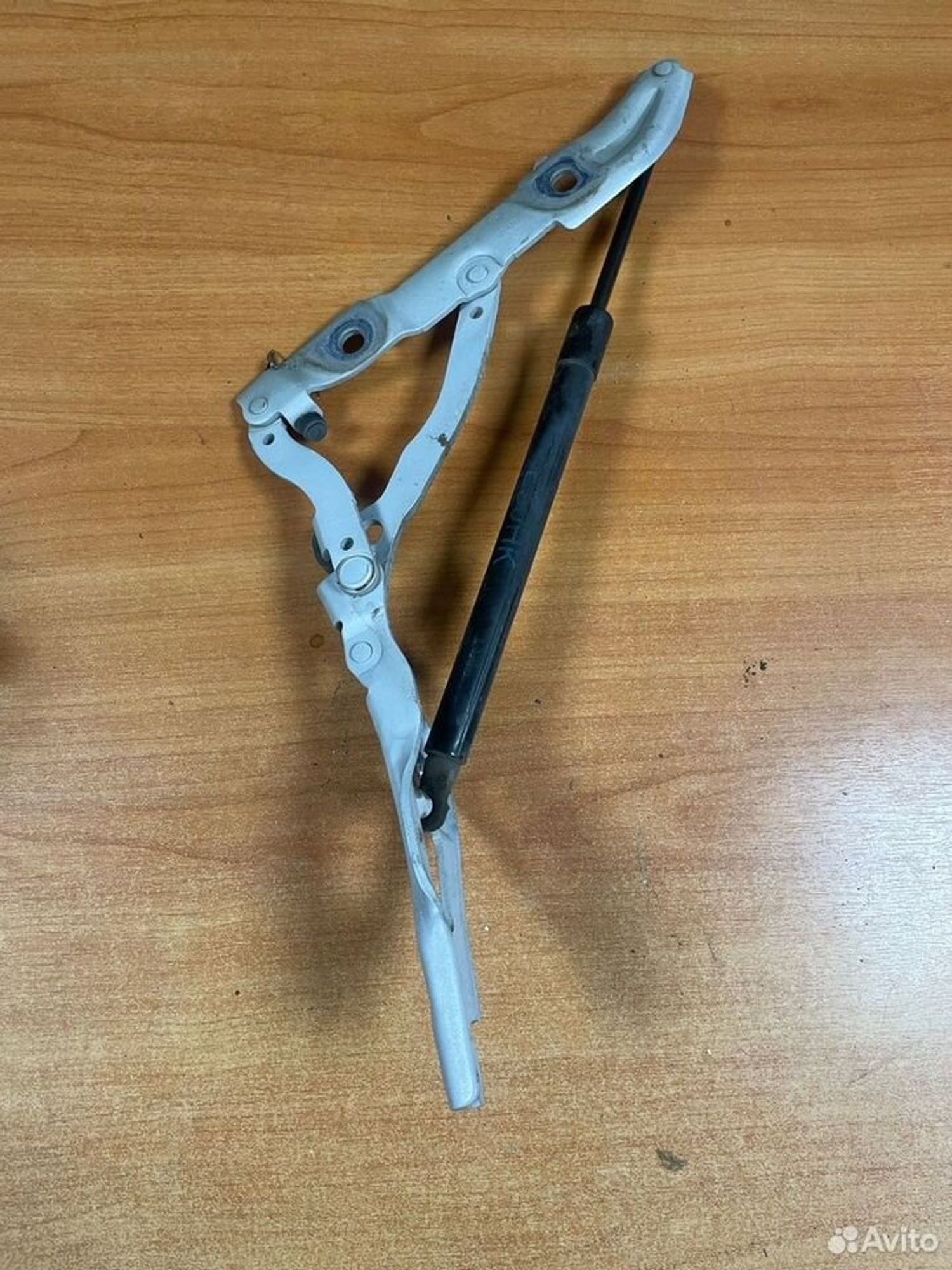 Петля багажника правая BMW E90 седан рестайлинг, 850 рублей, Тамбов