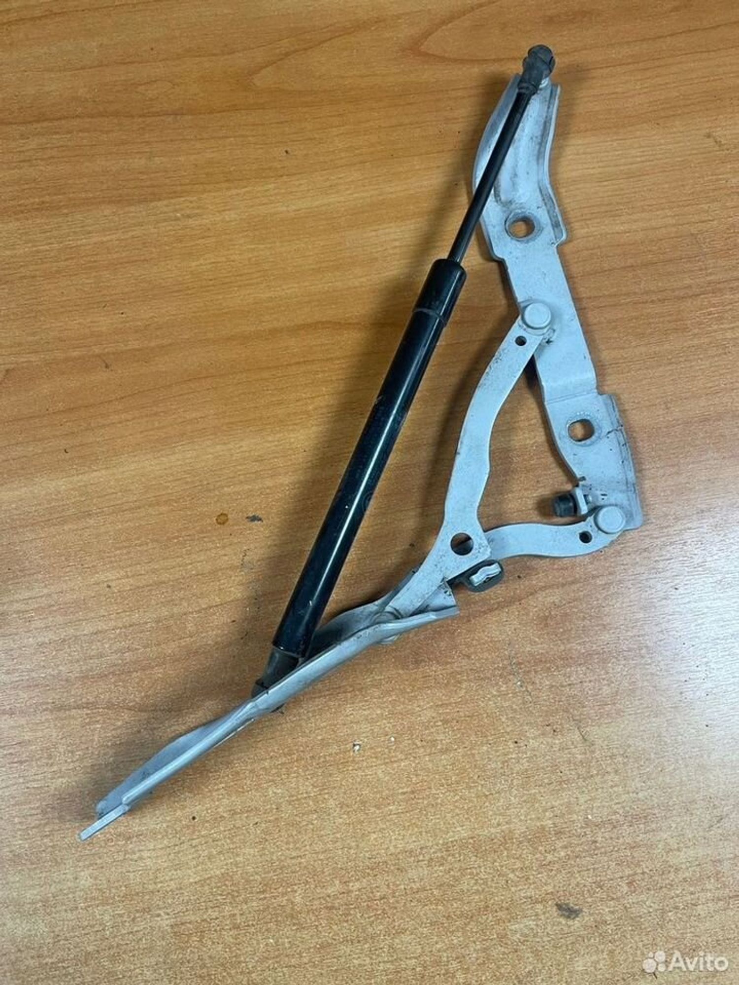 Петля багажника правая BMW E90 седан рестайлинг, 850 рублей, Тамбов