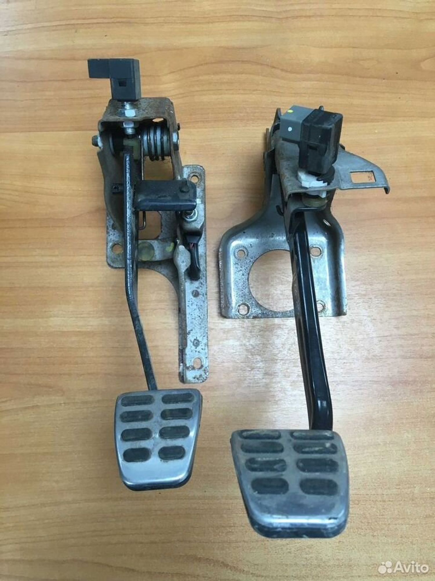 Педаль тормоза и сцепления Solaris I/Rio III, 500 рублей, Тамбов