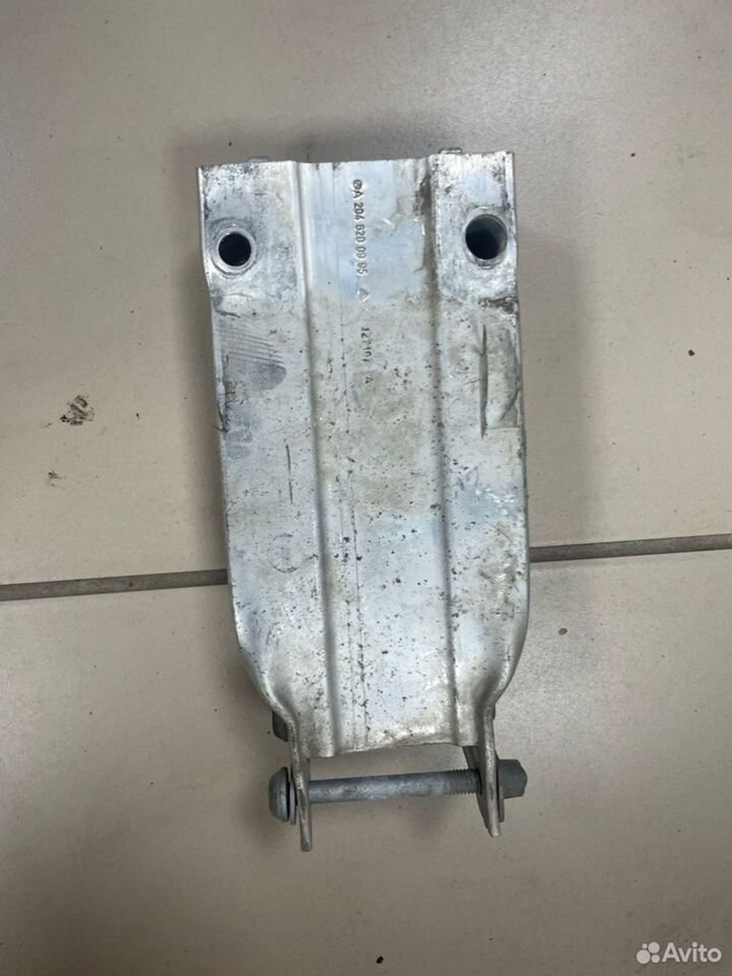 Кронштейн усилителя правый Mercedes W204, 1200 рублей, Тамбов