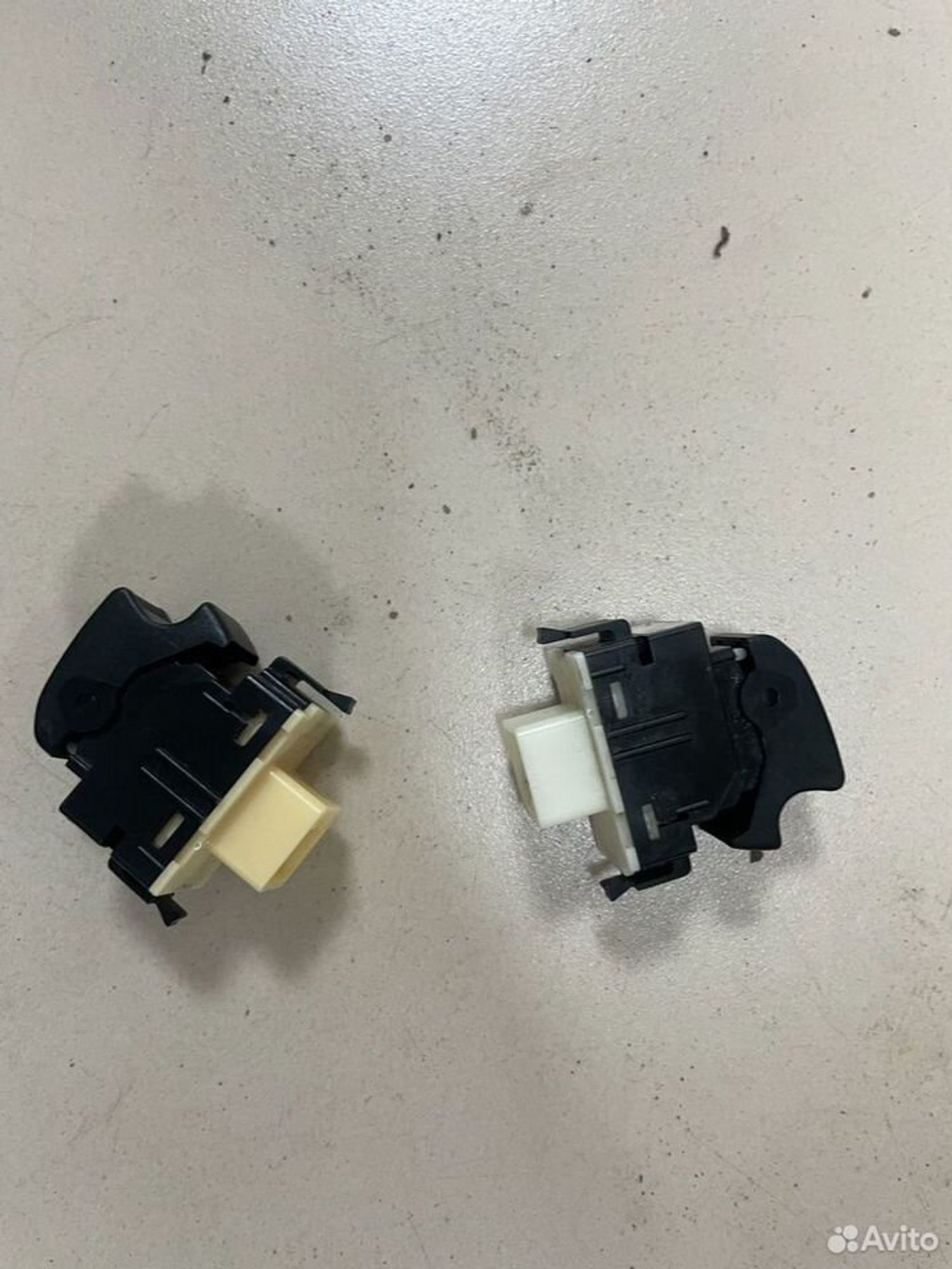 Кнопки стеклоподъёмника Toyota Avensis T250, 600 рублей, Тамбов