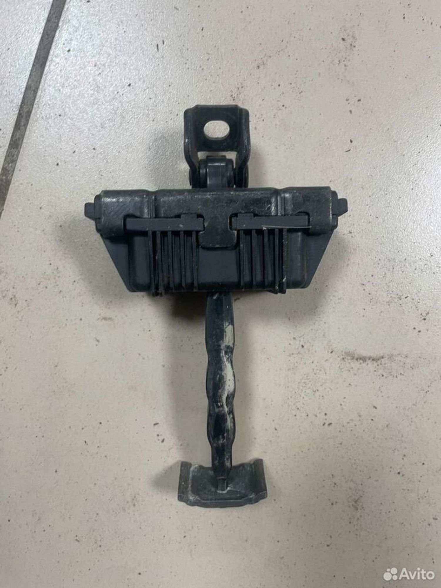 Ограничитель двери передний правый BMW E90, 1000 рублей, Тамбов