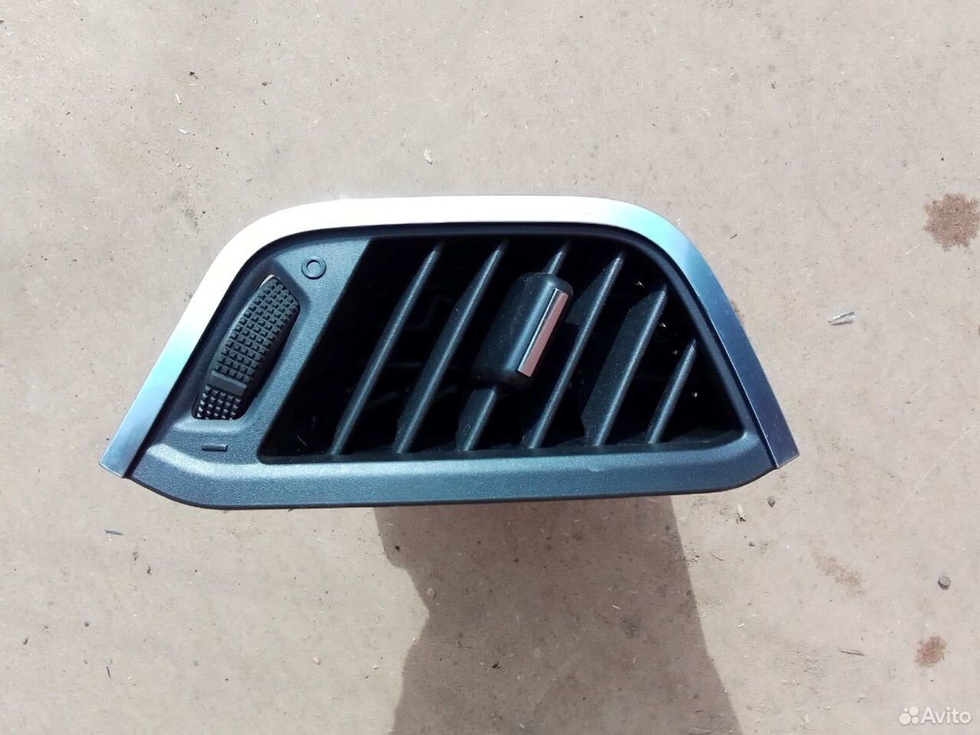 Дефлектор воздушный салона левый LADA X-Ray, 500 рублей, Тамбов