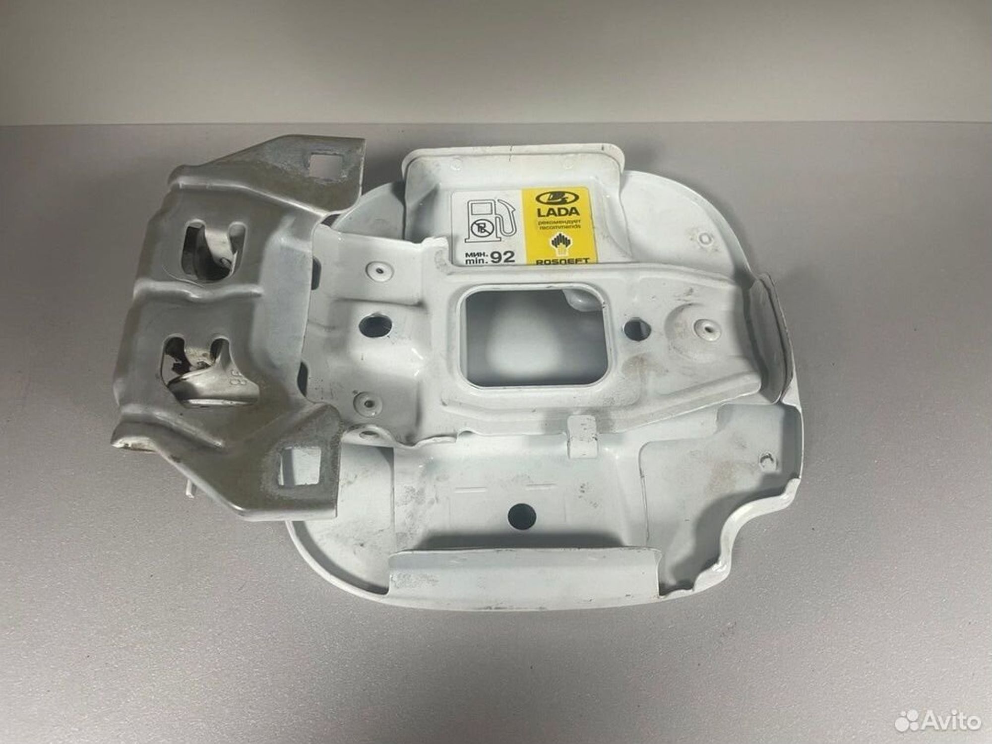 Лючок бензобака LADA X-Ray, 1000 рублей, Тамбов