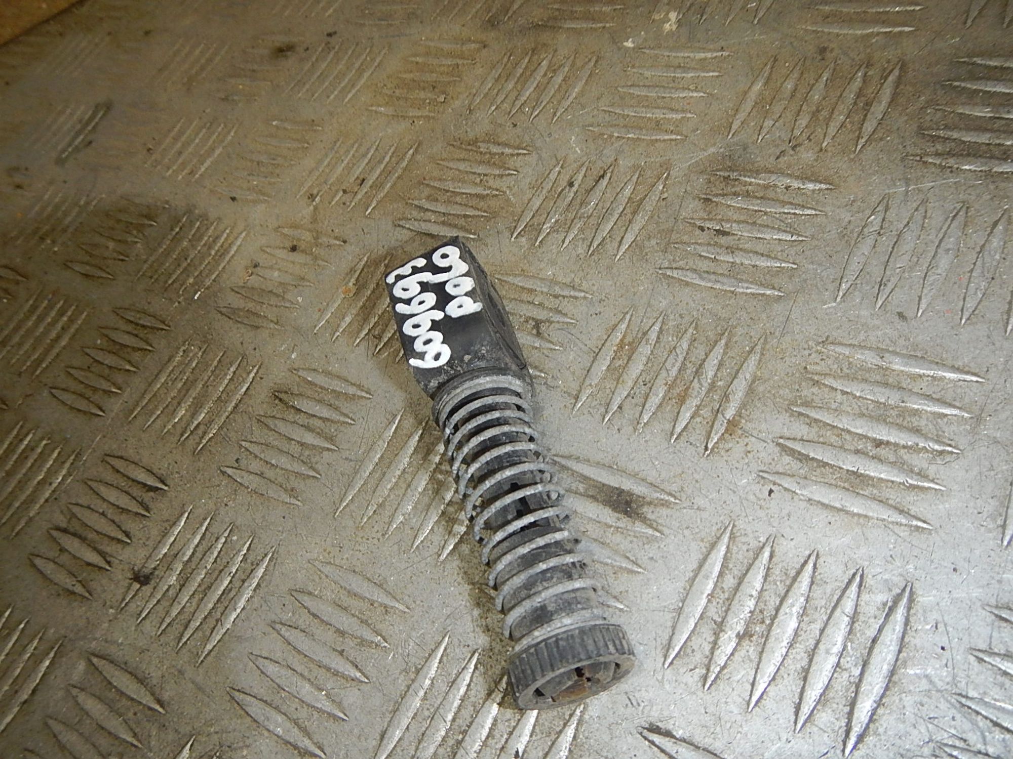 https://ycs.partsauto.market/partsauto-images/thmbs/b135e93f2d106a11df5e4386431c5e55/0153fb6ac377c7c3a840c6656050865d/fb1b998206d7f004524081c2c0f824b1.jpg