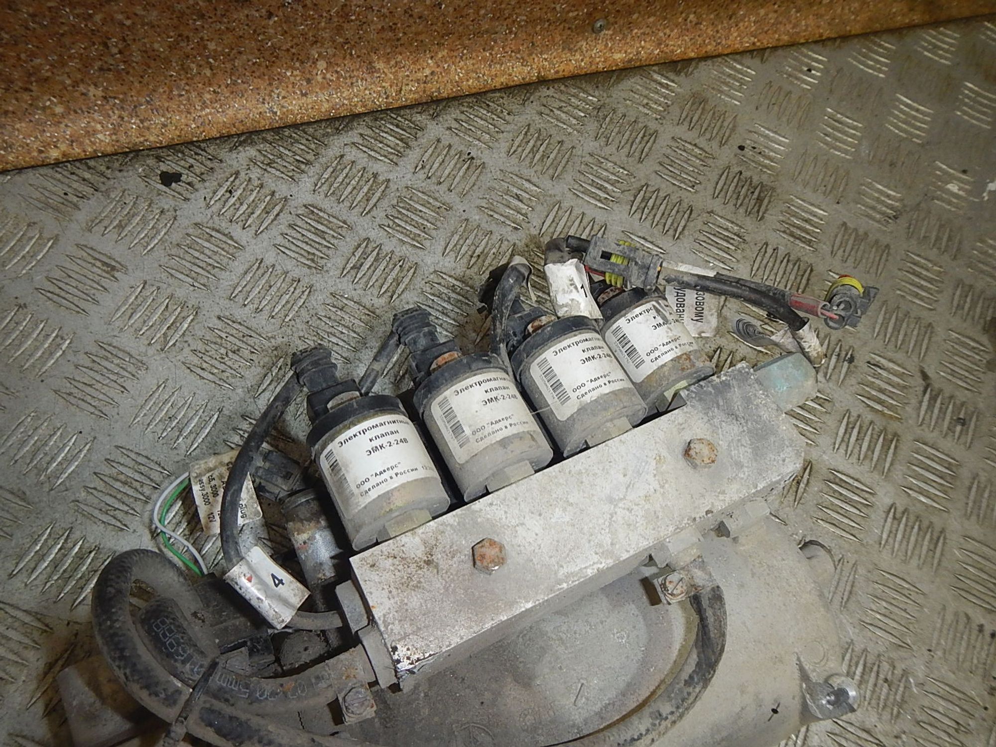 https://ycs.partsauto.market/partsauto-images/thmbs/b135e93f2d106a11df5e4386431c5e55/08e4d8da815429344f790eae6a6a38d6/0bc3f6b7cba196fc862228bed14419cb.jpg