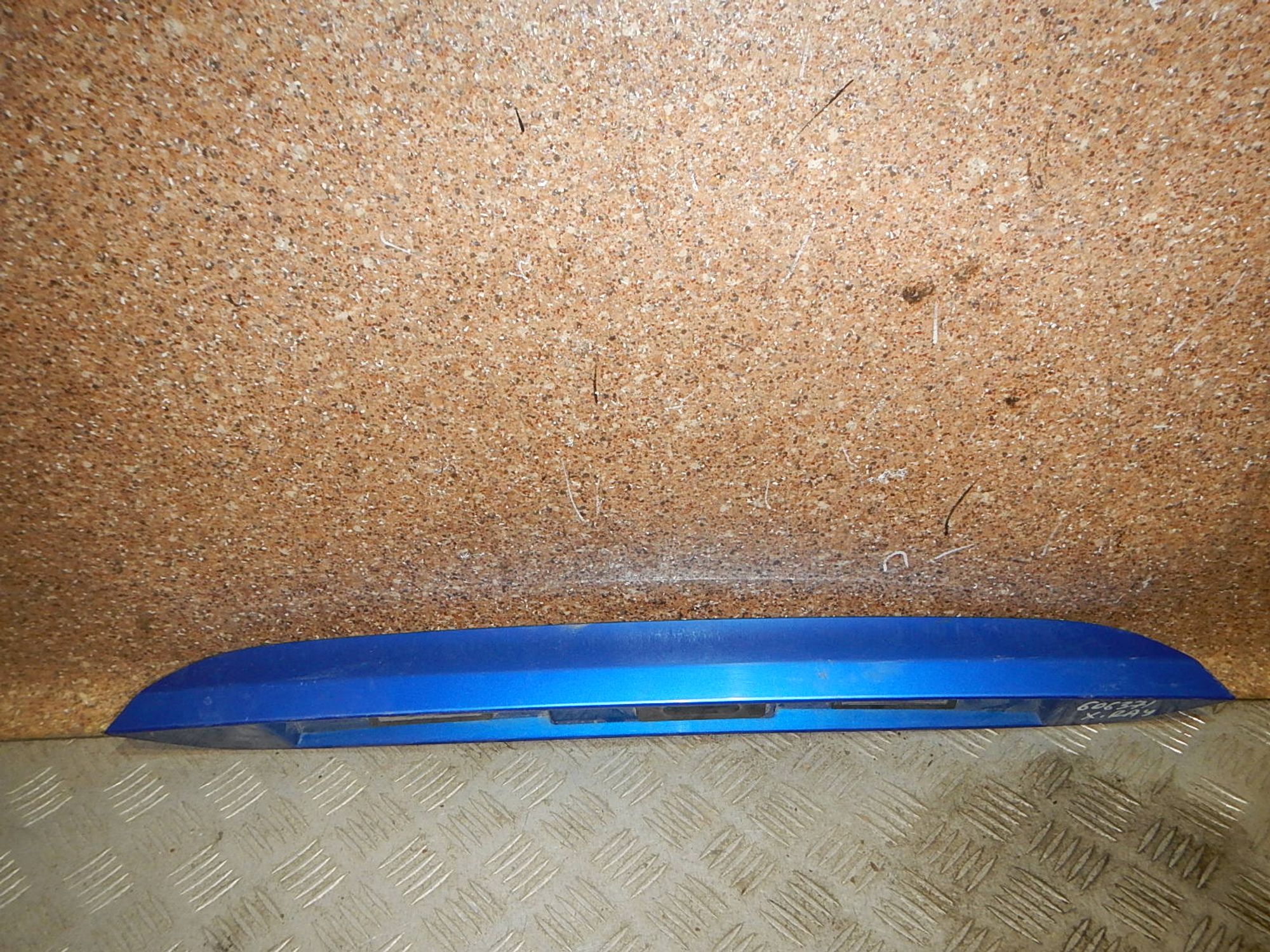 https://ycs.partsauto.market/partsauto-images/thmbs/b135e93f2d106a11df5e4386431c5e55/09a1e7f2bd351c05a1631e3386c3c82a/930d42631e94b6c9a07ff640c65b2c41.jpg