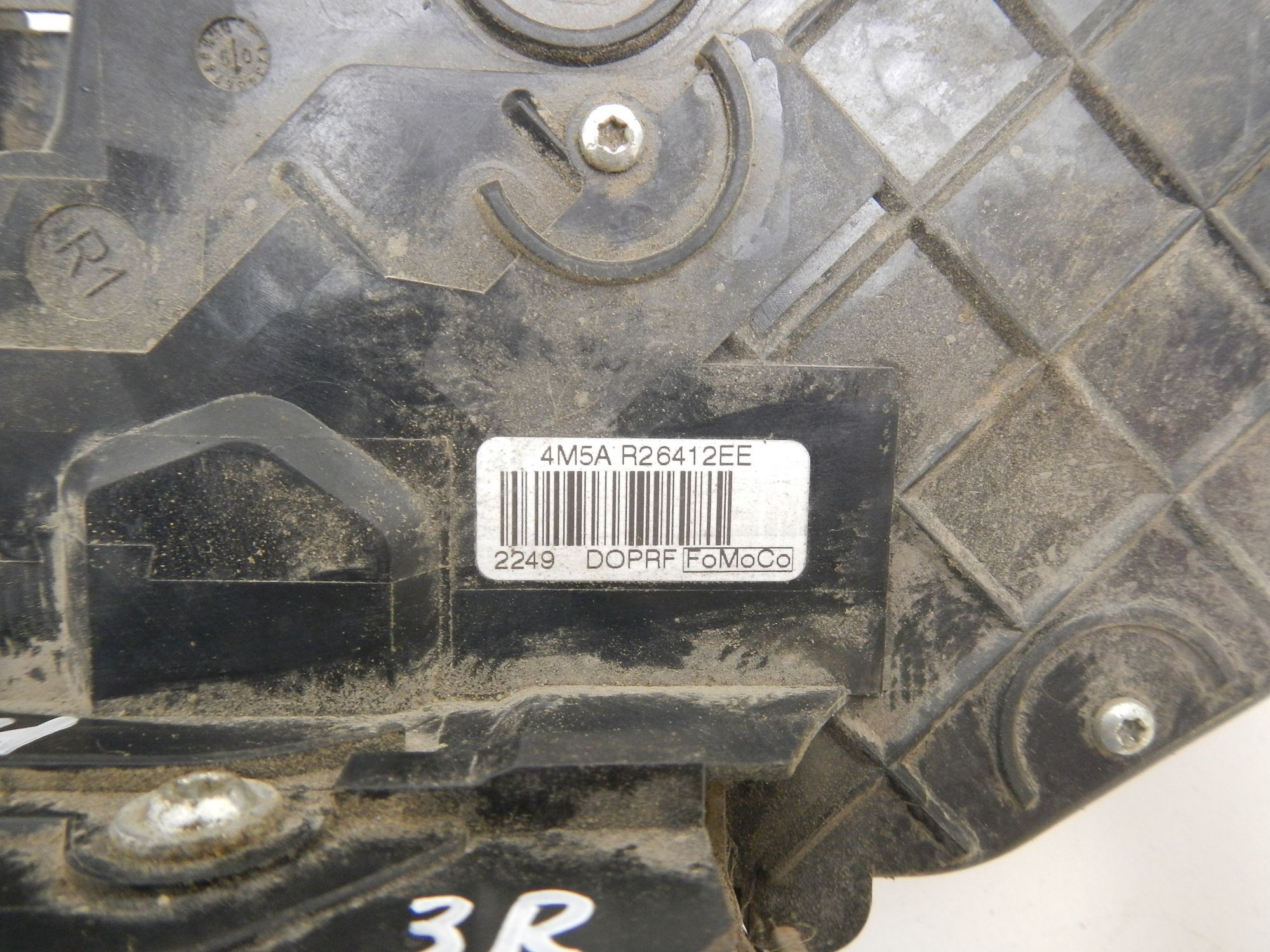 https://ycs.partsauto.market/partsauto-images/thmbs/b135e93f2d106a11df5e4386431c5e55/09d5abdb4e454f3832a47de3cd39b15a/5e161c7e767005da9e0110cb46a8ef94.jpg