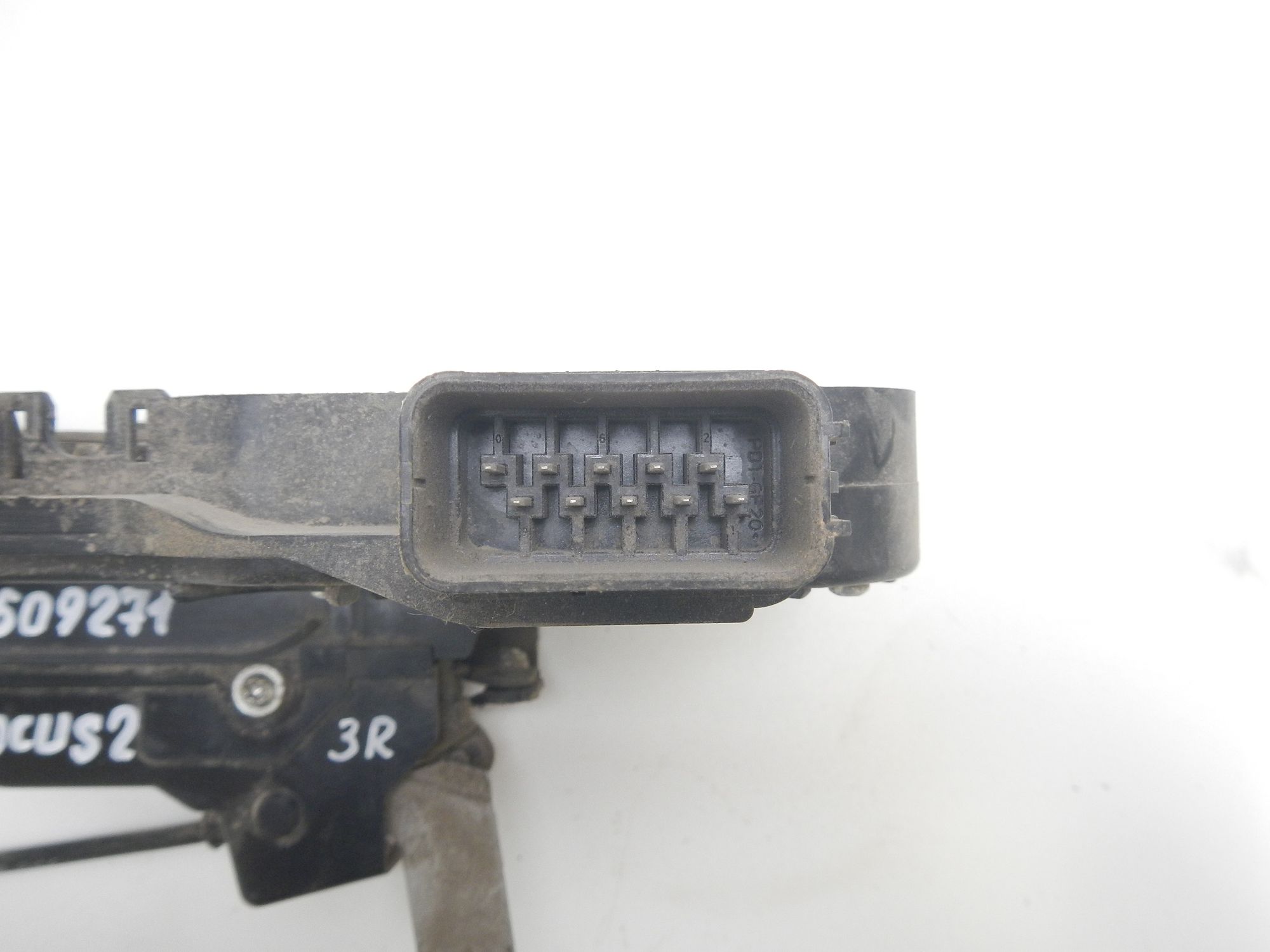 https://ycs.partsauto.market/partsauto-images/thmbs/b135e93f2d106a11df5e4386431c5e55/09d5abdb4e454f3832a47de3cd39b15a/d00cd46f549fc7f68739980943f4beaa.jpg