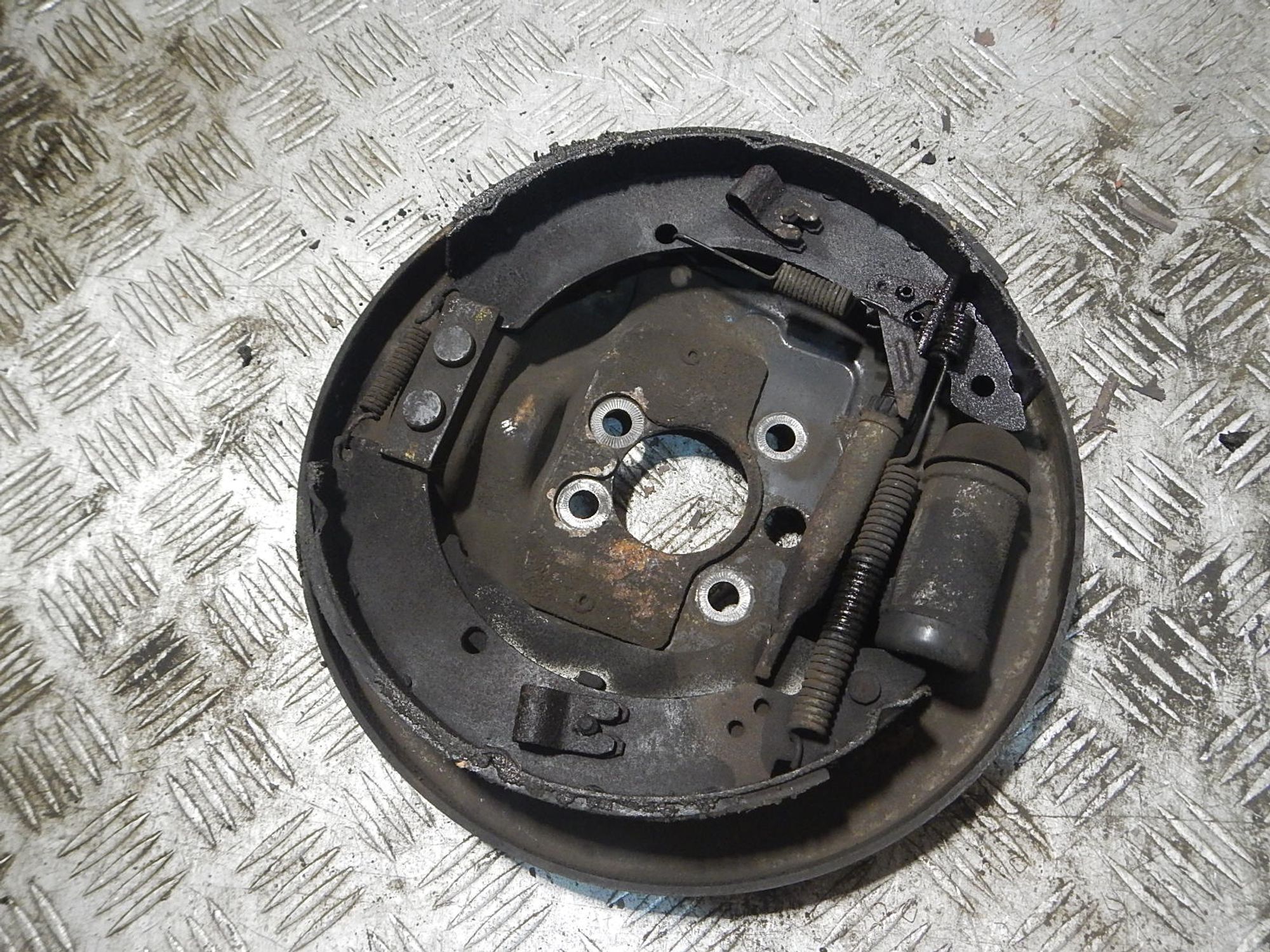 https://ycs.partsauto.market/partsauto-images/thmbs/b135e93f2d106a11df5e4386431c5e55/0c61d29634dff08057f6d1654474fa8e/4aa73e1d7516012030a887d30fcce162.jpg