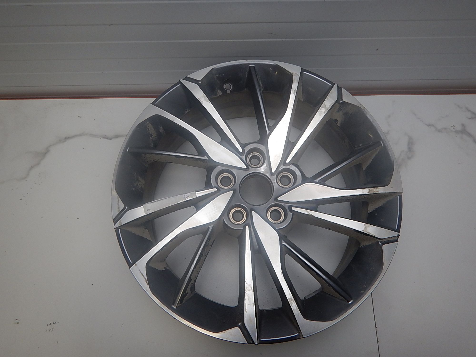 https://ycs.partsauto.market/partsauto-images/thmbs/b135e93f2d106a11df5e4386431c5e55/0cd52b57d5253fe9659ea3df9c4a225d/02be17be9248a21f8db4f6275e16a425.jpg